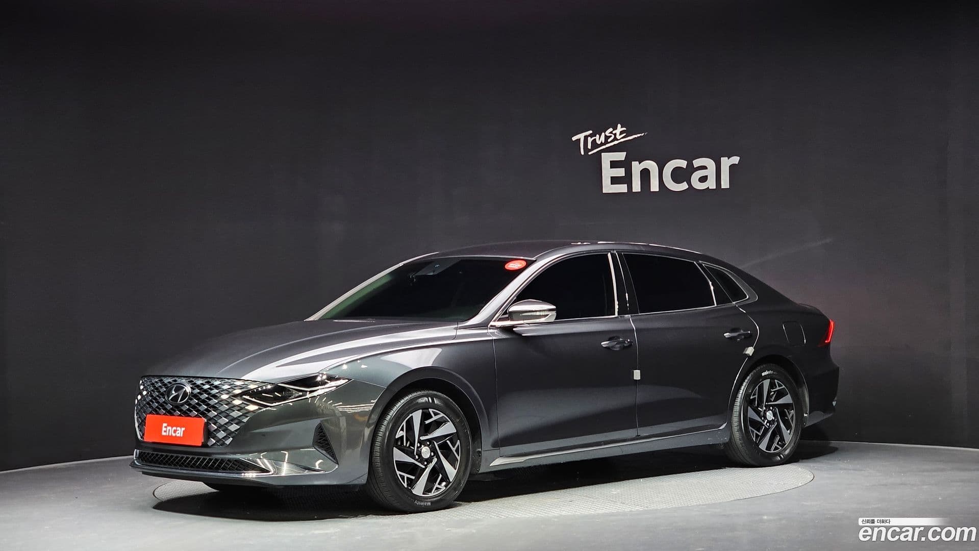 Main__Slider__Photo:Grandeur Hyundai 2022.8-0