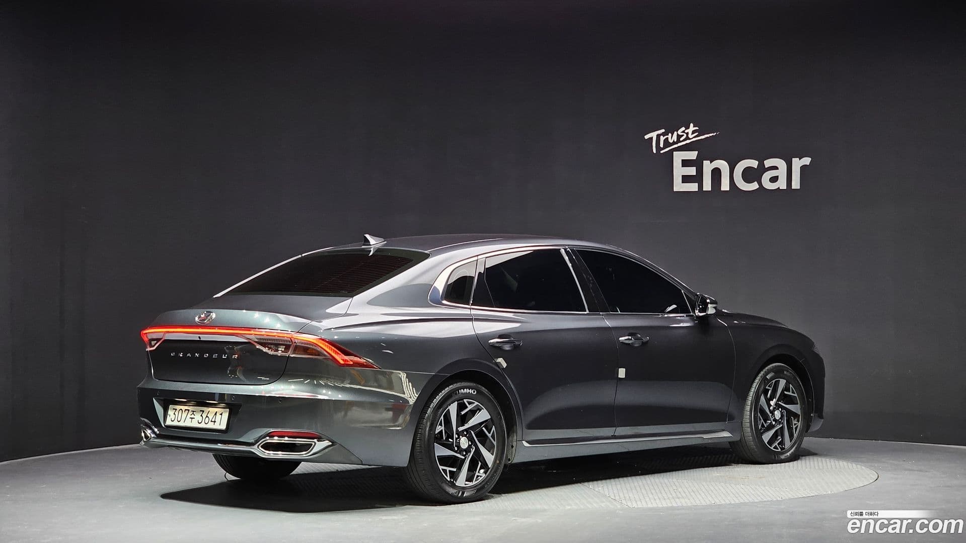 Main__Slider__Photo:Grandeur Hyundai 2022.8-1