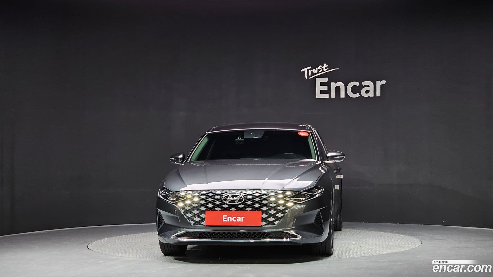 Main__Slider__Photo:Grandeur Hyundai 2022.8-2