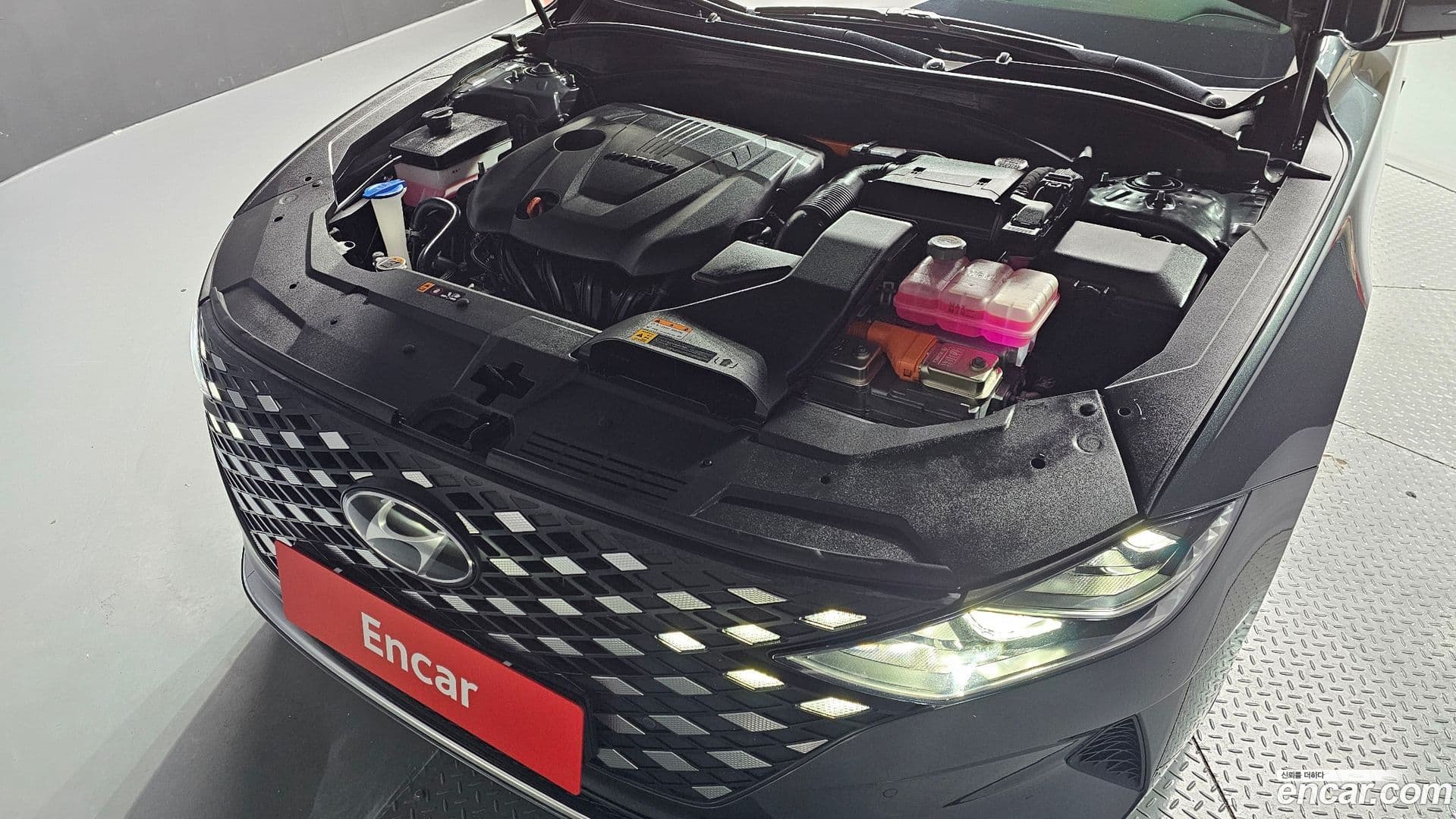 Main__Slider__Photo:Grandeur Hyundai 2022.8-5