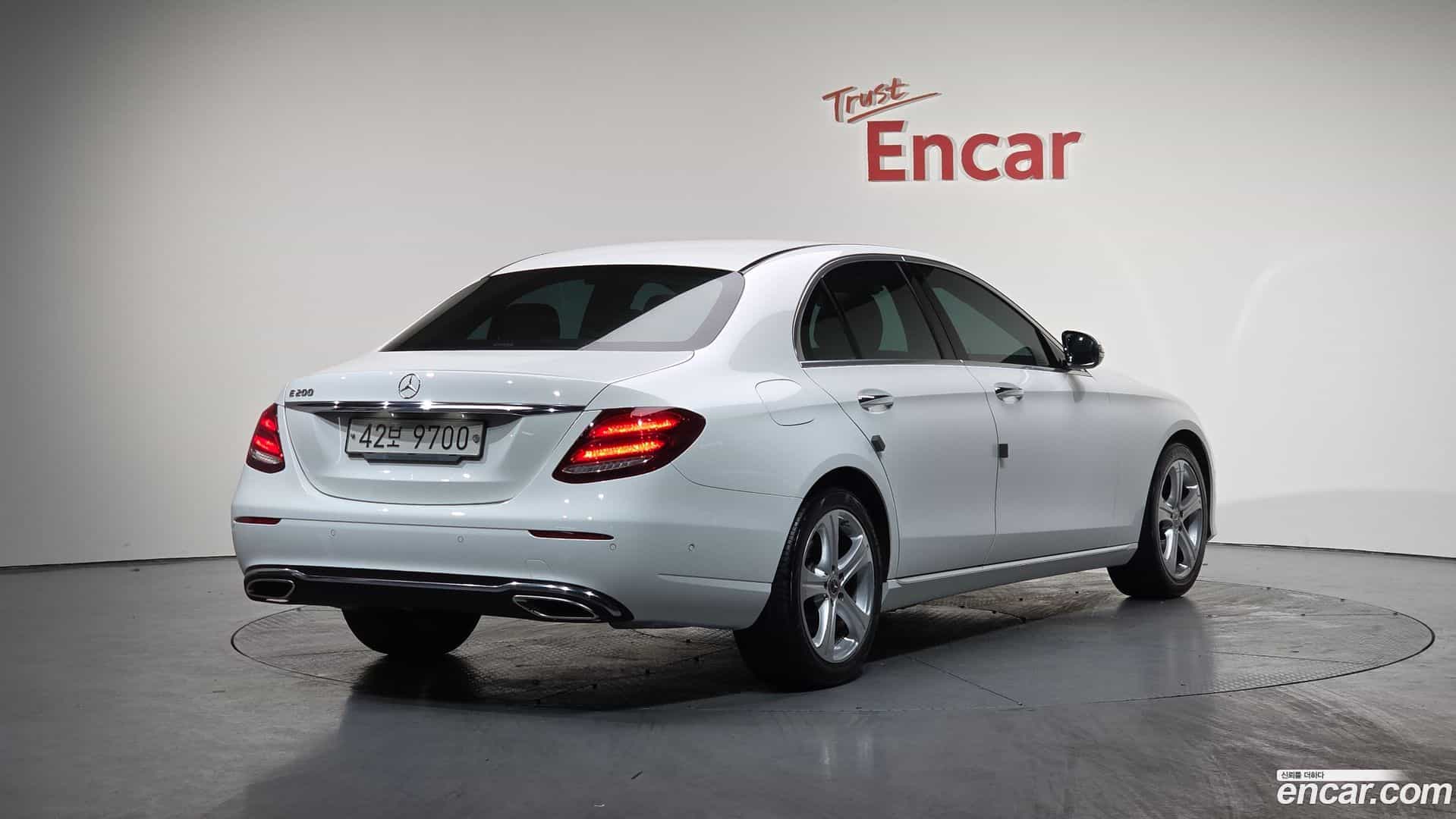 E-Class Mercedes-Benz 2017.7-OUTER-002