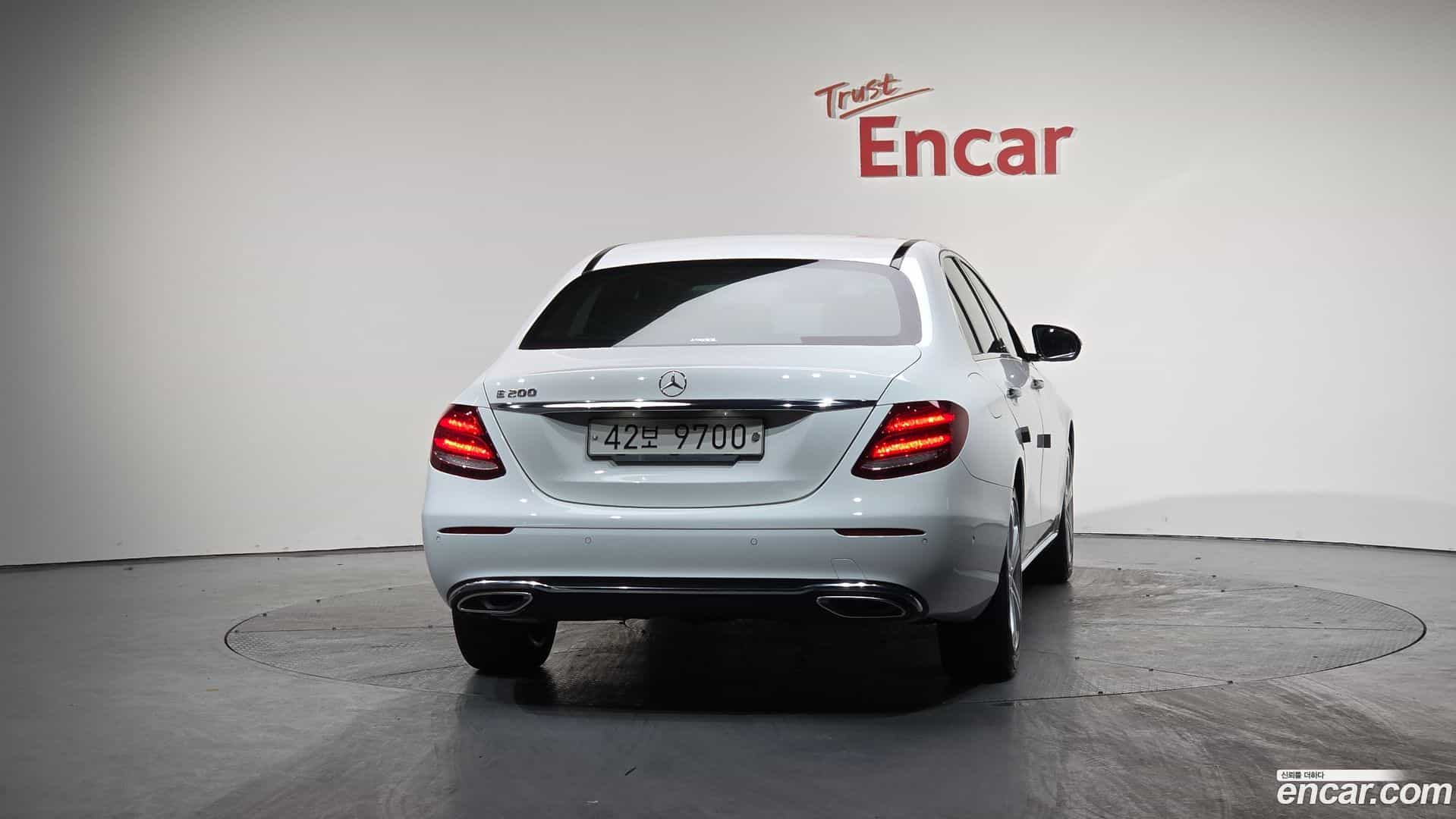 E-Class Mercedes-Benz 2017.7-OUTER-004