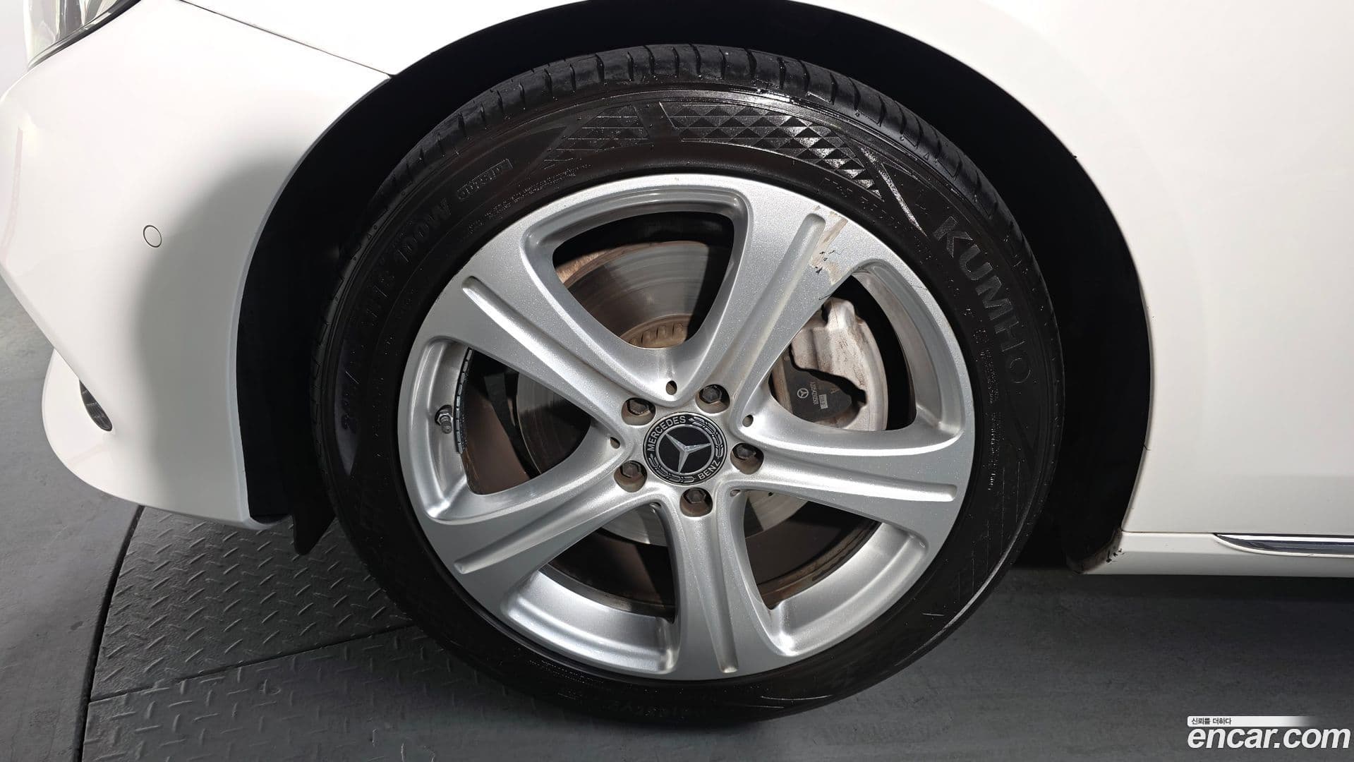 Main__Slider__Photo:E-Class Mercedes-Benz 2017.7-4