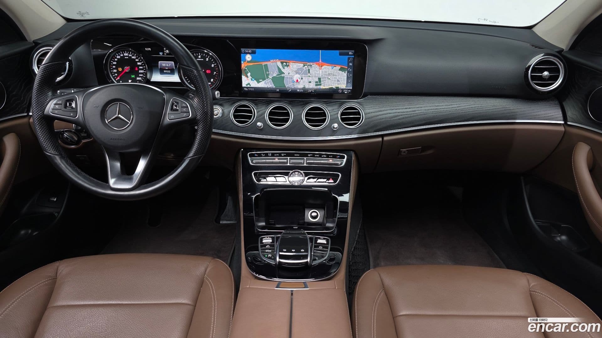 Main__Slider__Photo:E-Class Mercedes-Benz 2017.7-6