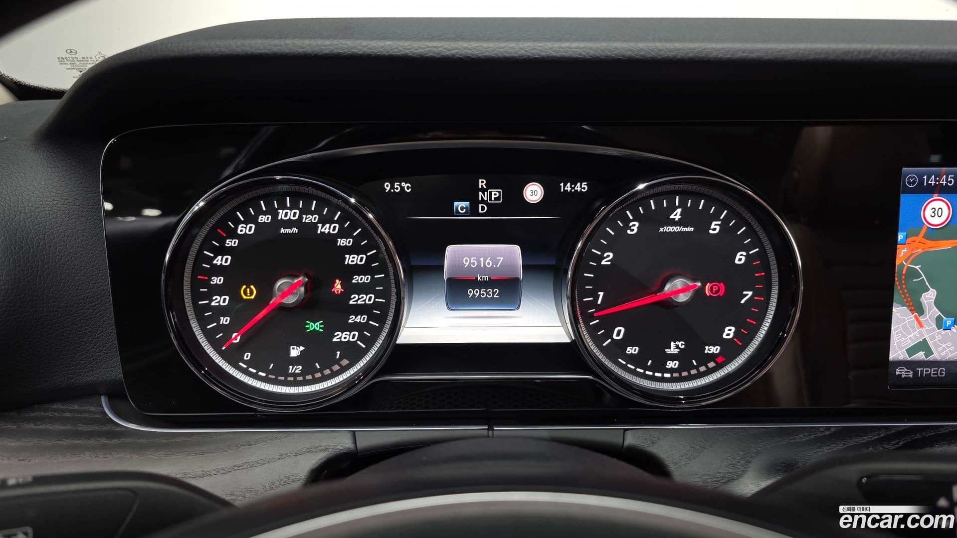 Main__Slider__Photo:E-Class Mercedes-Benz 2017.7-7