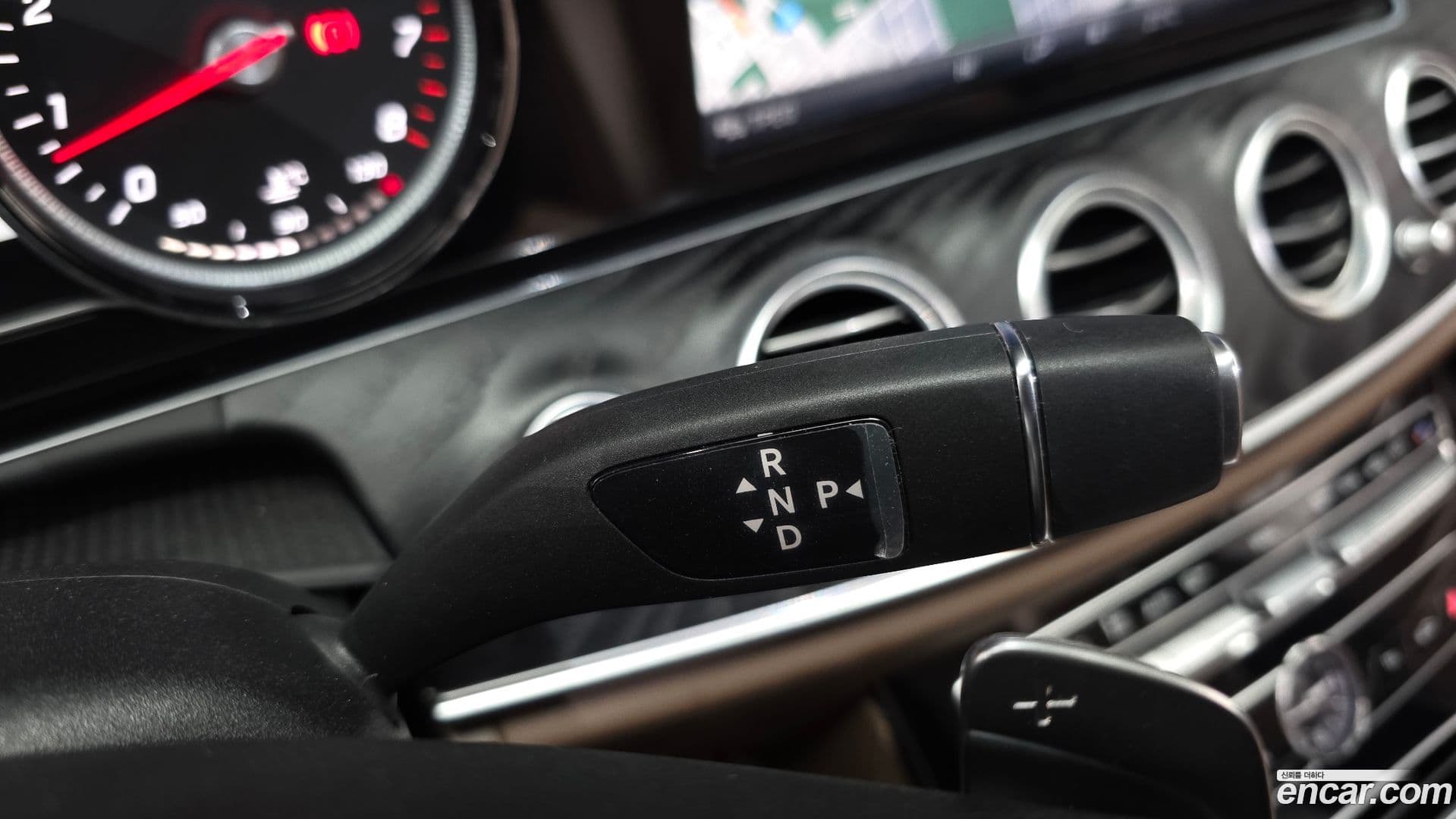 Main__Slider__Photo:E-Class Mercedes-Benz 2017.7-8