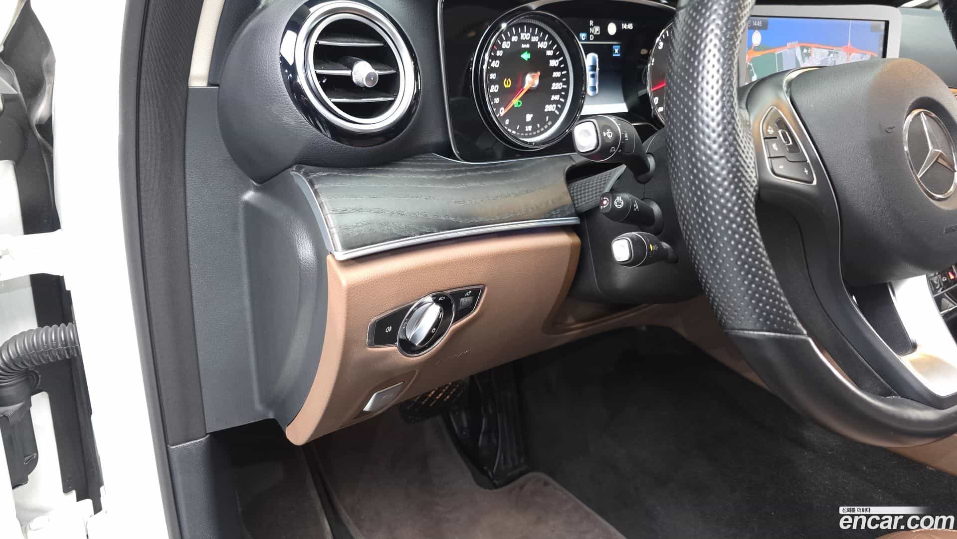 E-Class Mercedes-Benz 2017.7-OPTION-017