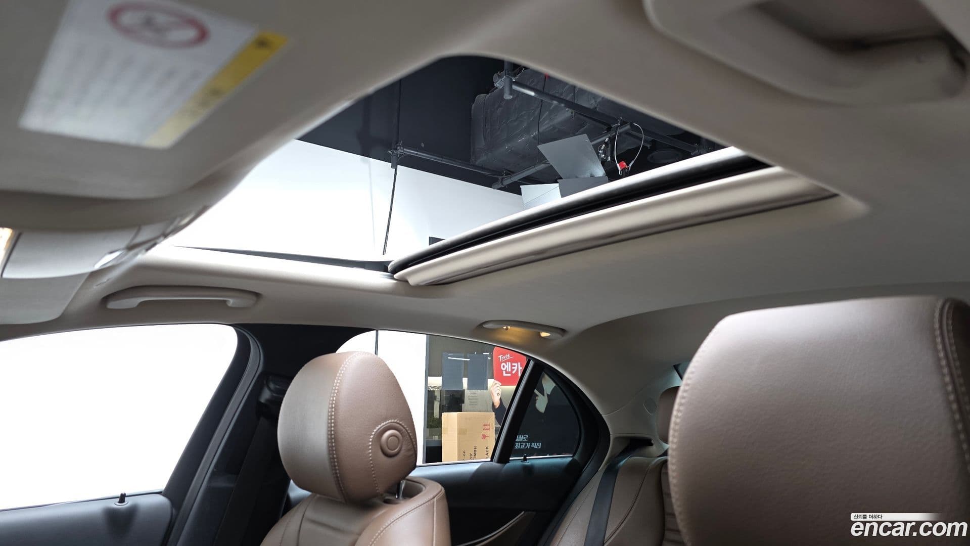 Main__Slider__Photo:E-Class Mercedes-Benz 2017.7-18