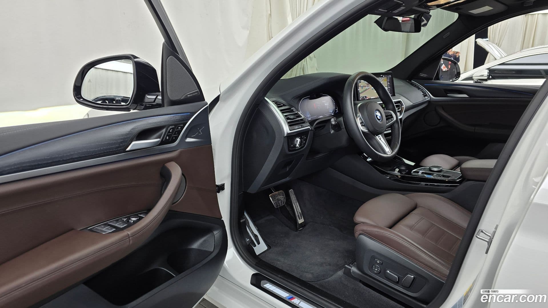 Main__Slider__Photo:iX3 BMW 2025.2-9