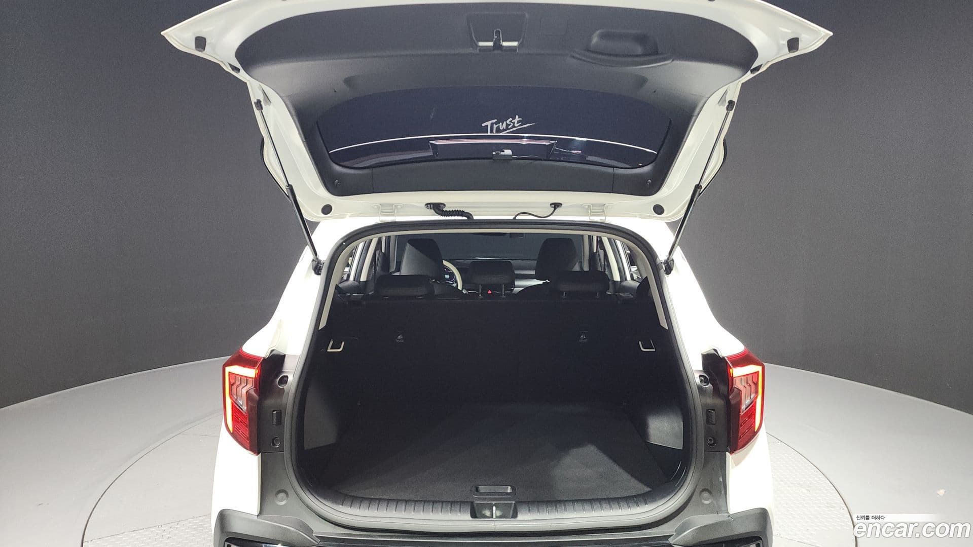 Main__Slider__Photo:Seltos Kia 2023.8-19