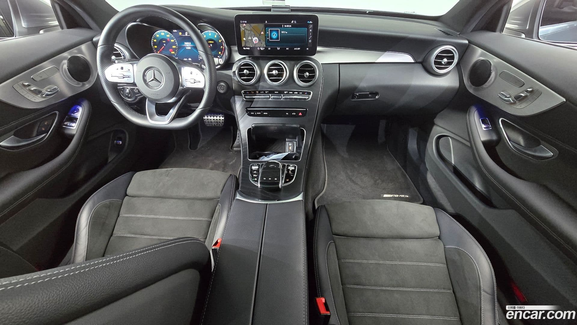 Main__Slider__Photo:C-Class Mercedes-Benz 2020.11-6