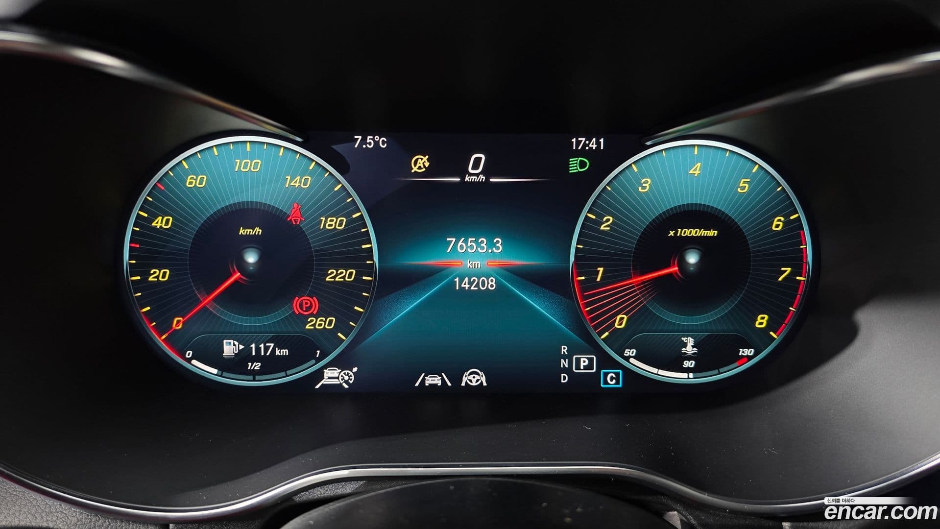 Main__Slider__Photo:C-Class Mercedes-Benz 2020.11-7