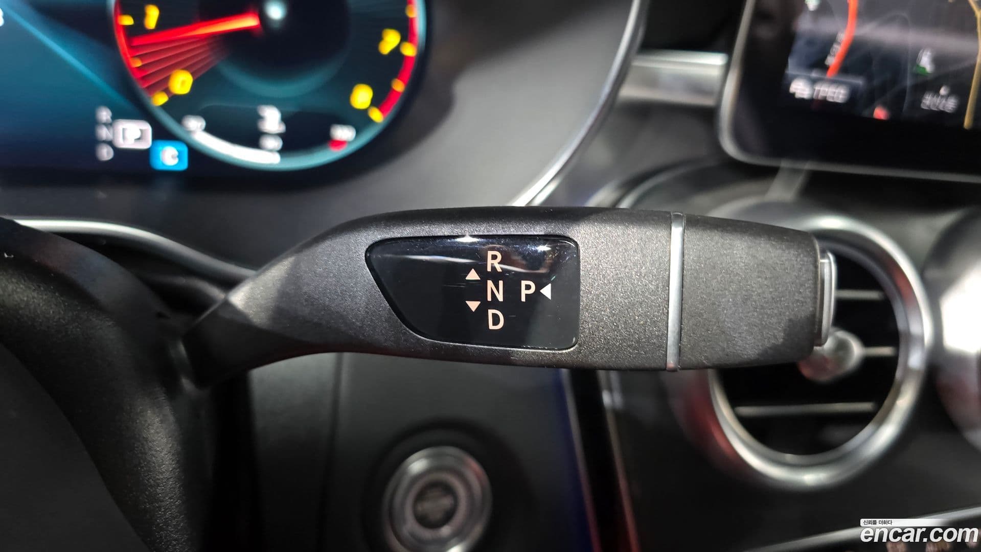 Main__Slider__Photo:C-Class Mercedes-Benz 2020.11-8