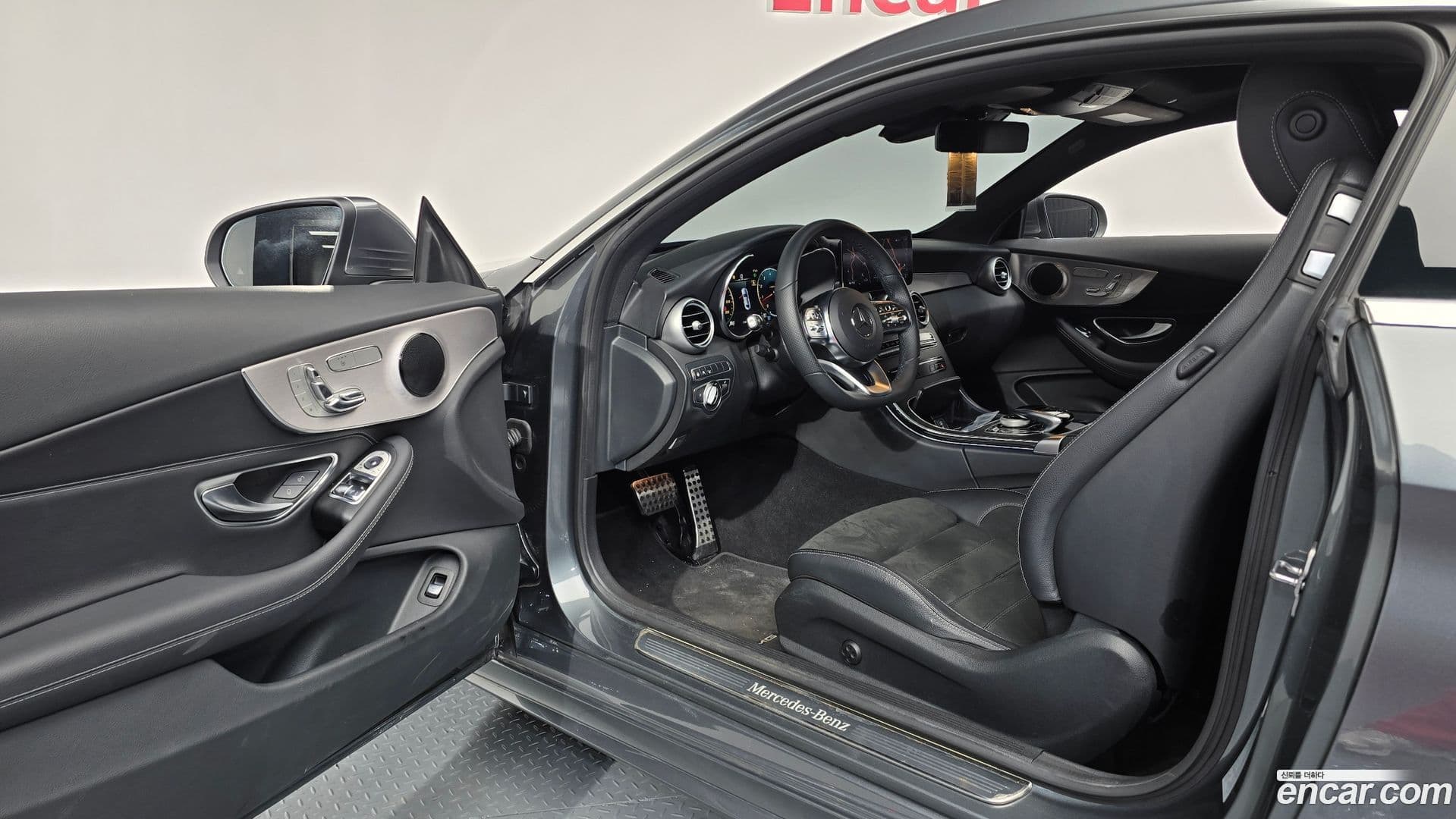 Main__Slider__Photo:C-Class Mercedes-Benz 2020.11-9