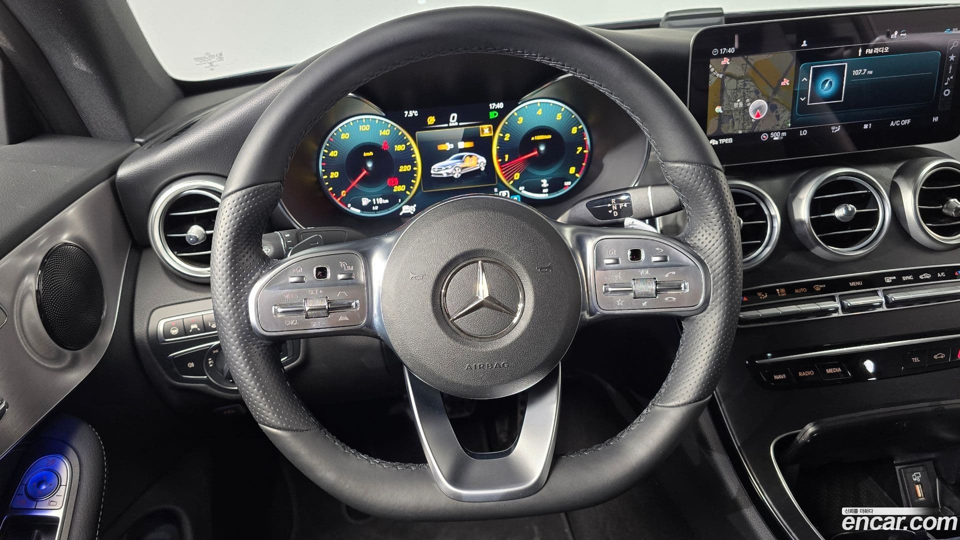 Main__Slider__Photo:C-Class Mercedes-Benz 2020.11-12