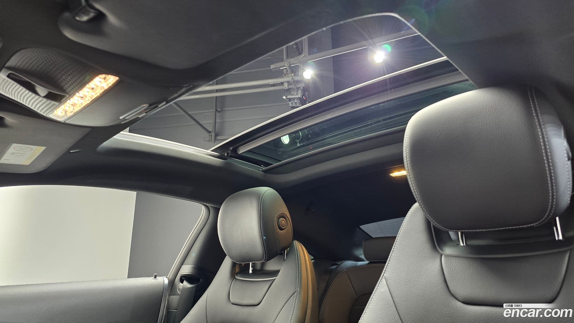 Main__Slider__Photo:C-Class Mercedes-Benz 2020.11-18