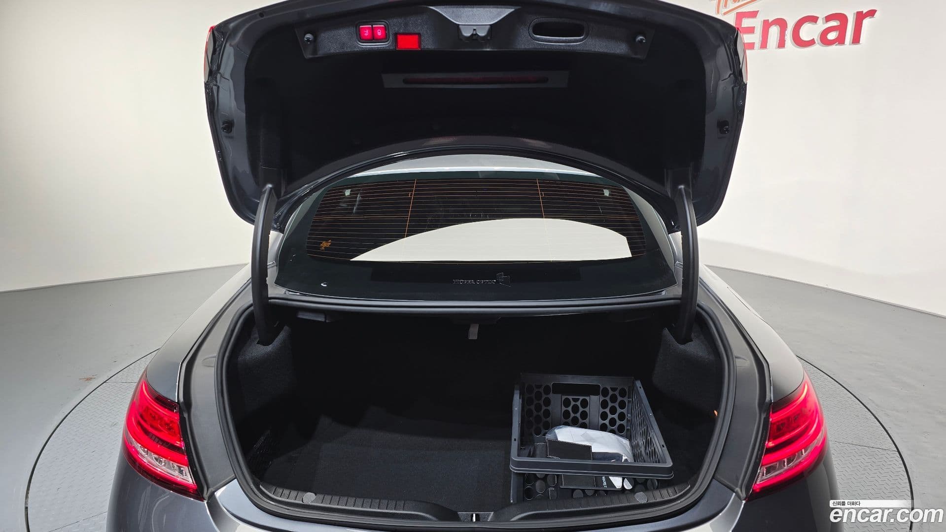 Main__Slider__Photo:C-Class Mercedes-Benz 2020.11-19