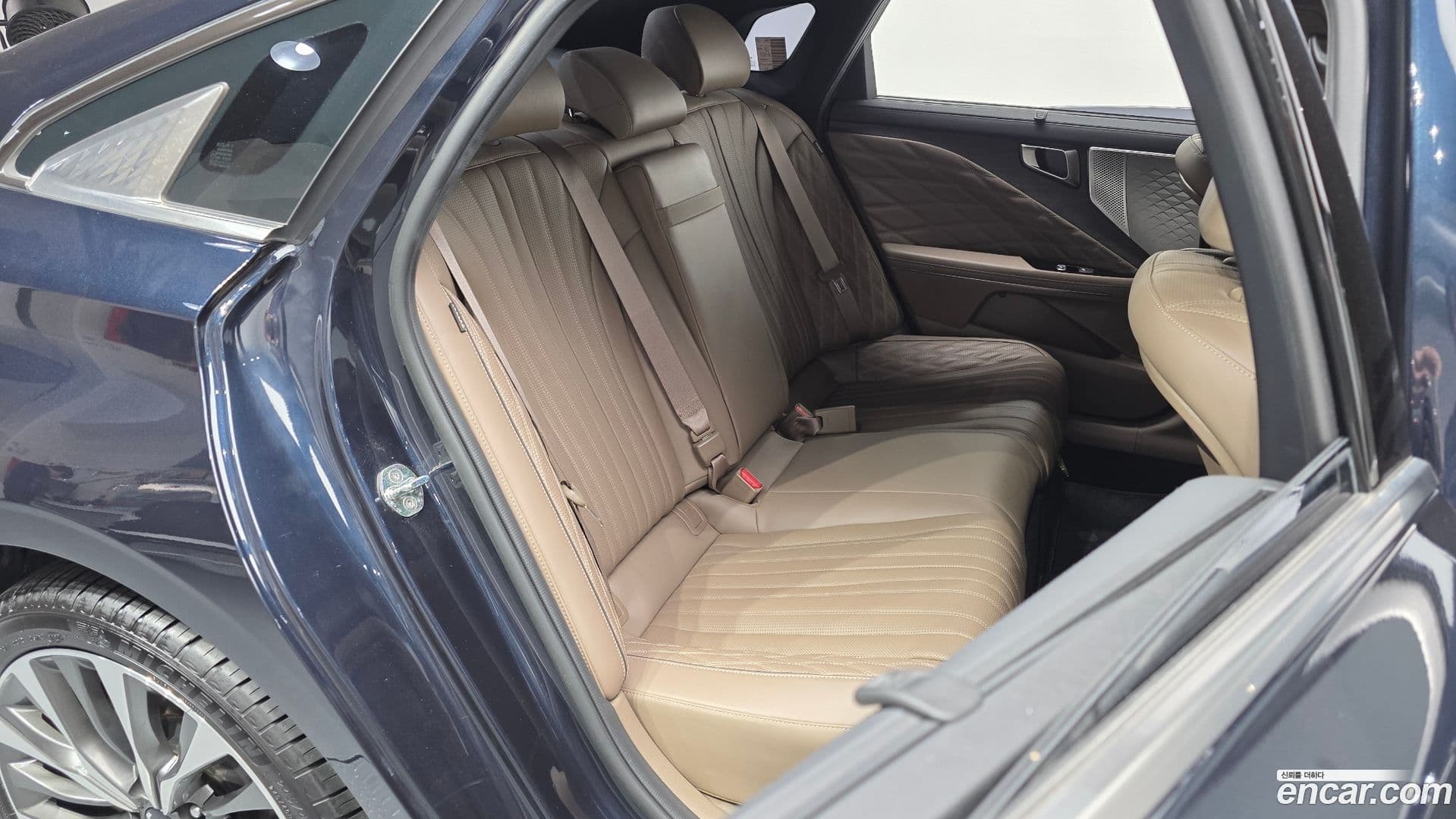 Main__Slider__Photo:K8 Kia 2021.10-11