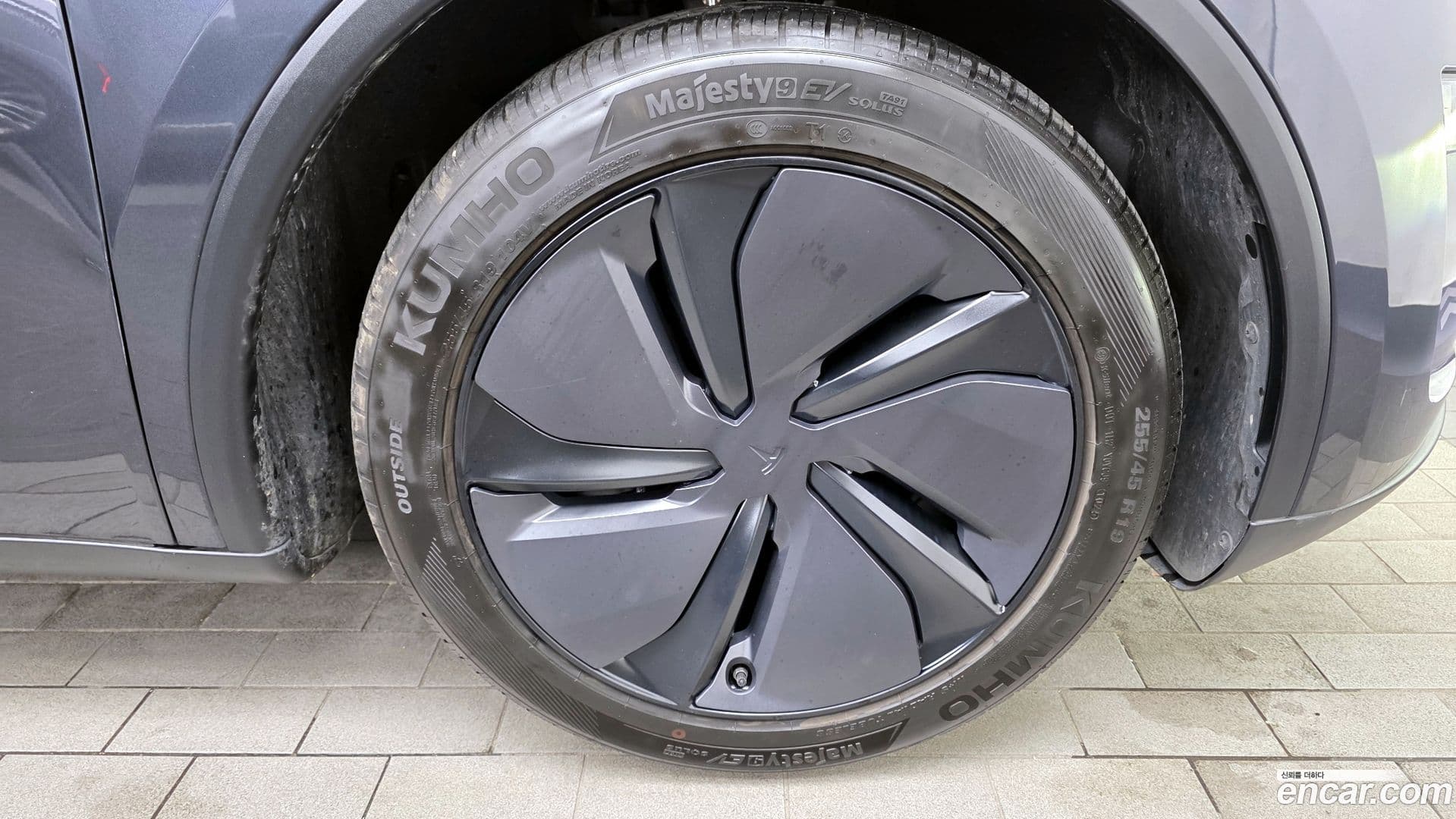 Main__Slider__Photo:Model Y Tesla 2025.4-4