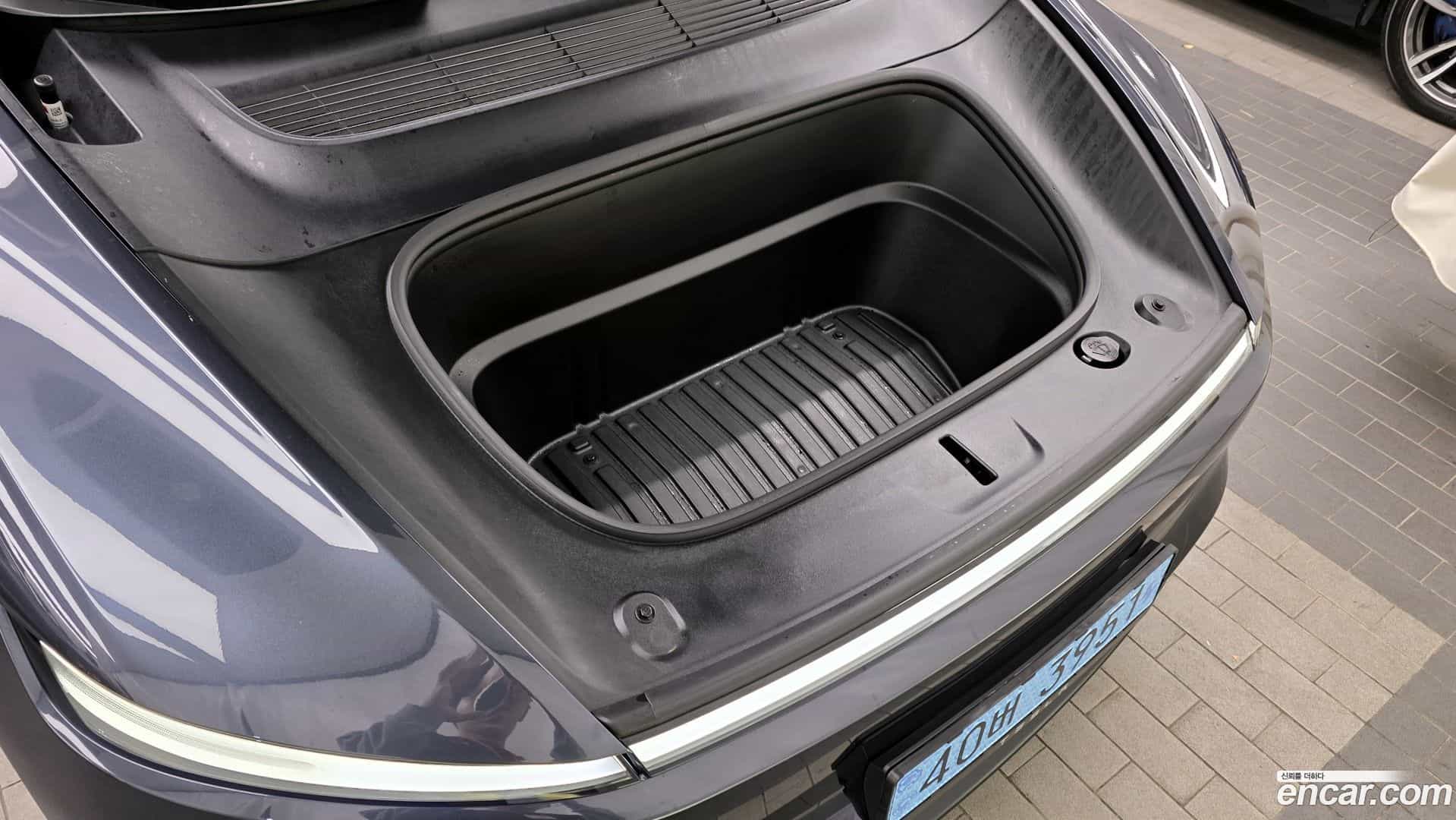 Model Y Tesla 2025.4-INNER-006