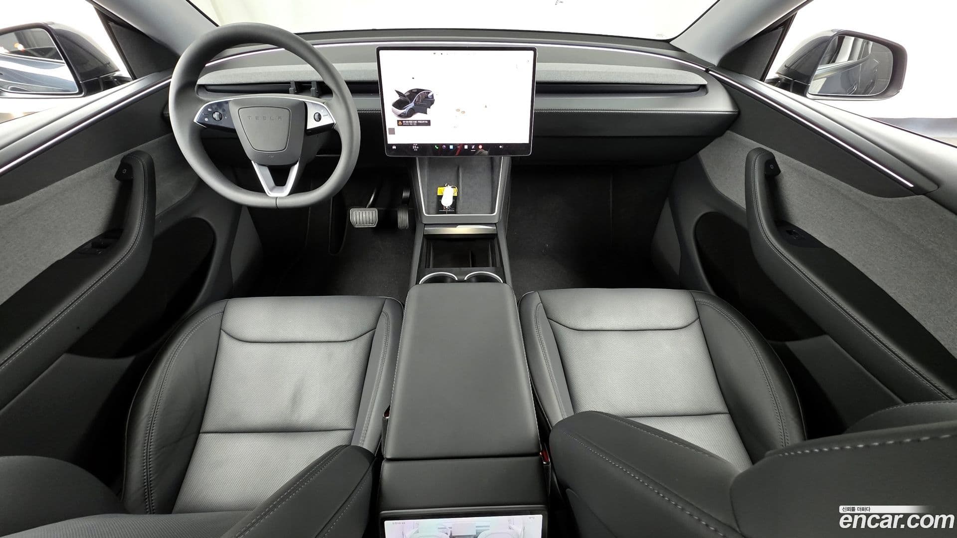Main__Slider__Photo:Model Y Tesla 2025.4-6