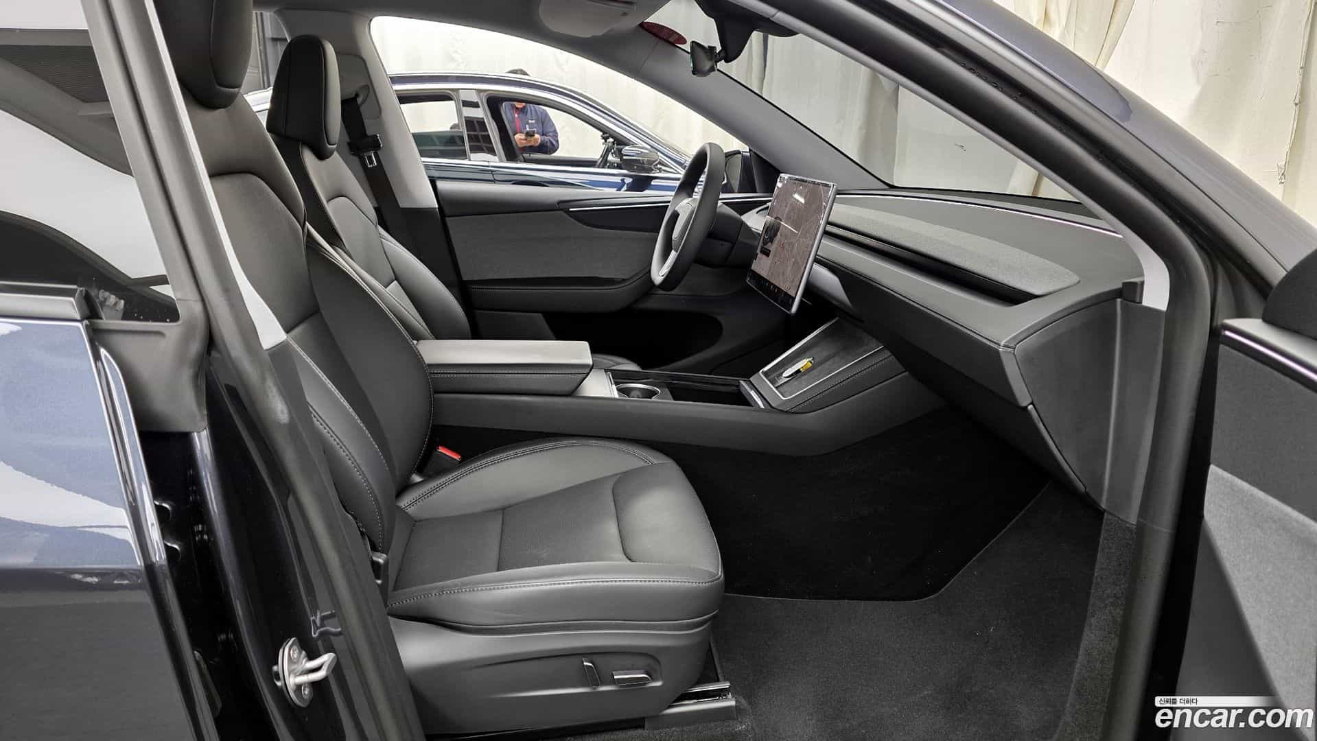 Model Y Tesla 2025.4-OPTION-015