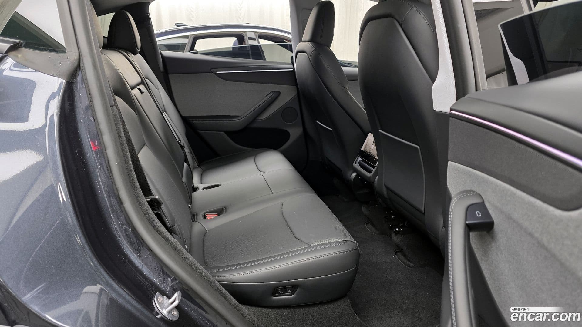 Main__Slider__Photo:Model Y Tesla 2025.4-11