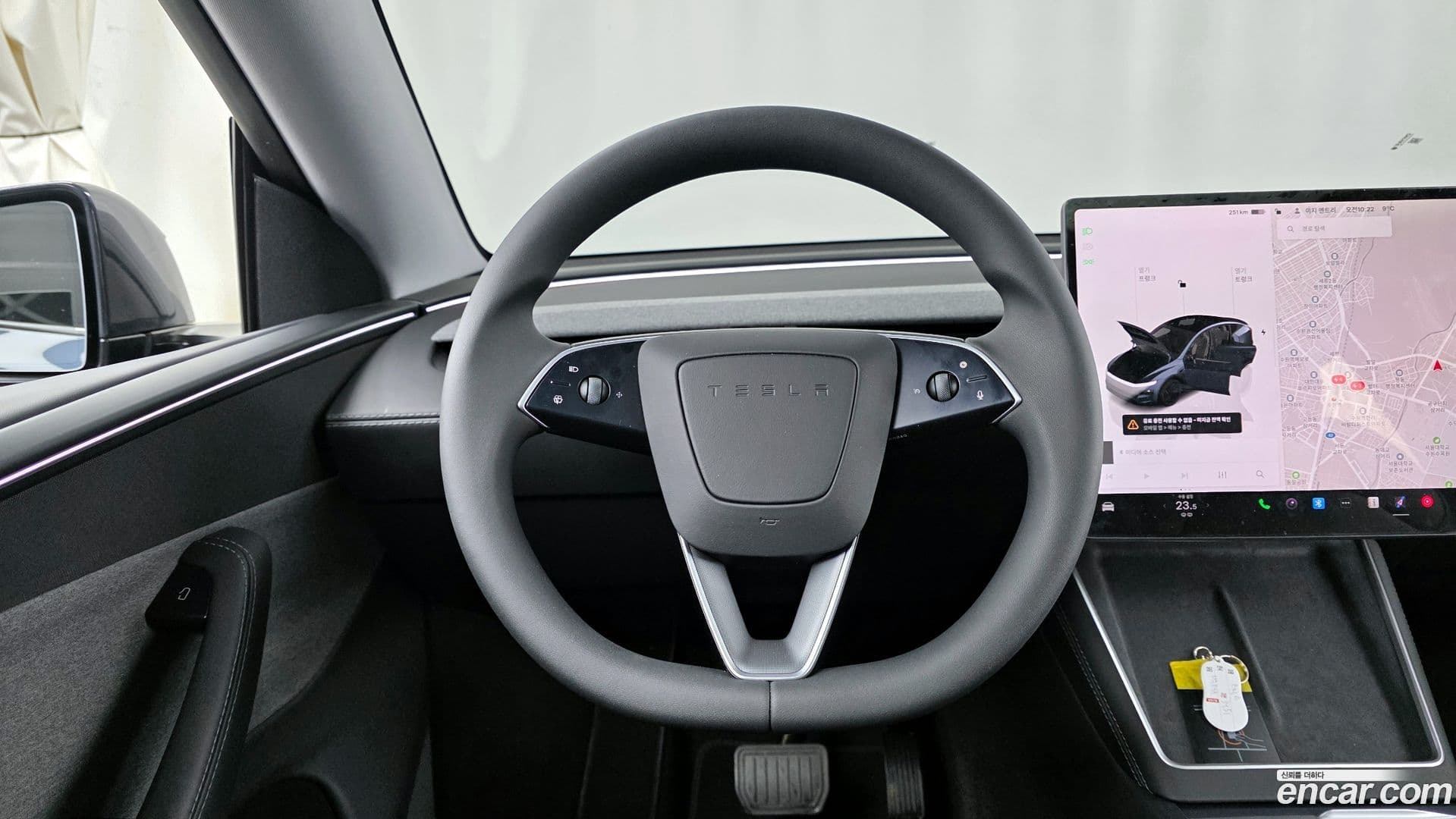 Main__Slider__Photo:Model Y Tesla 2025.4-12
