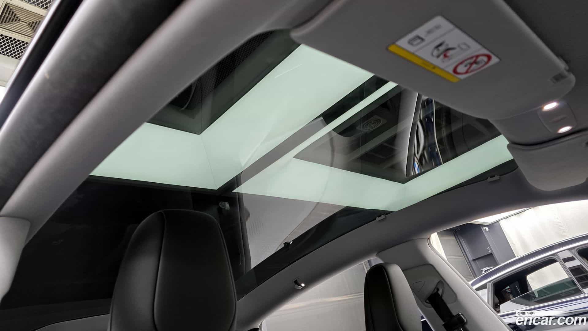 Model Y Tesla 2025.4-OPTION-021