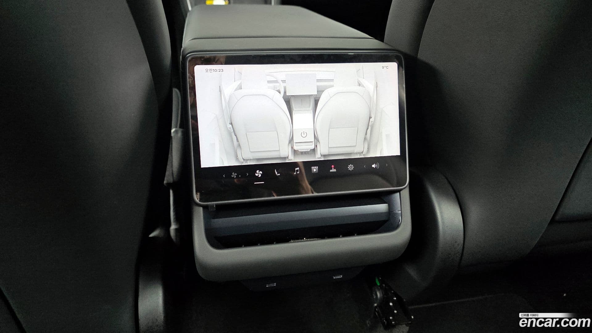 Main__Slider__Photo:Model Y Tesla 2025.4-18