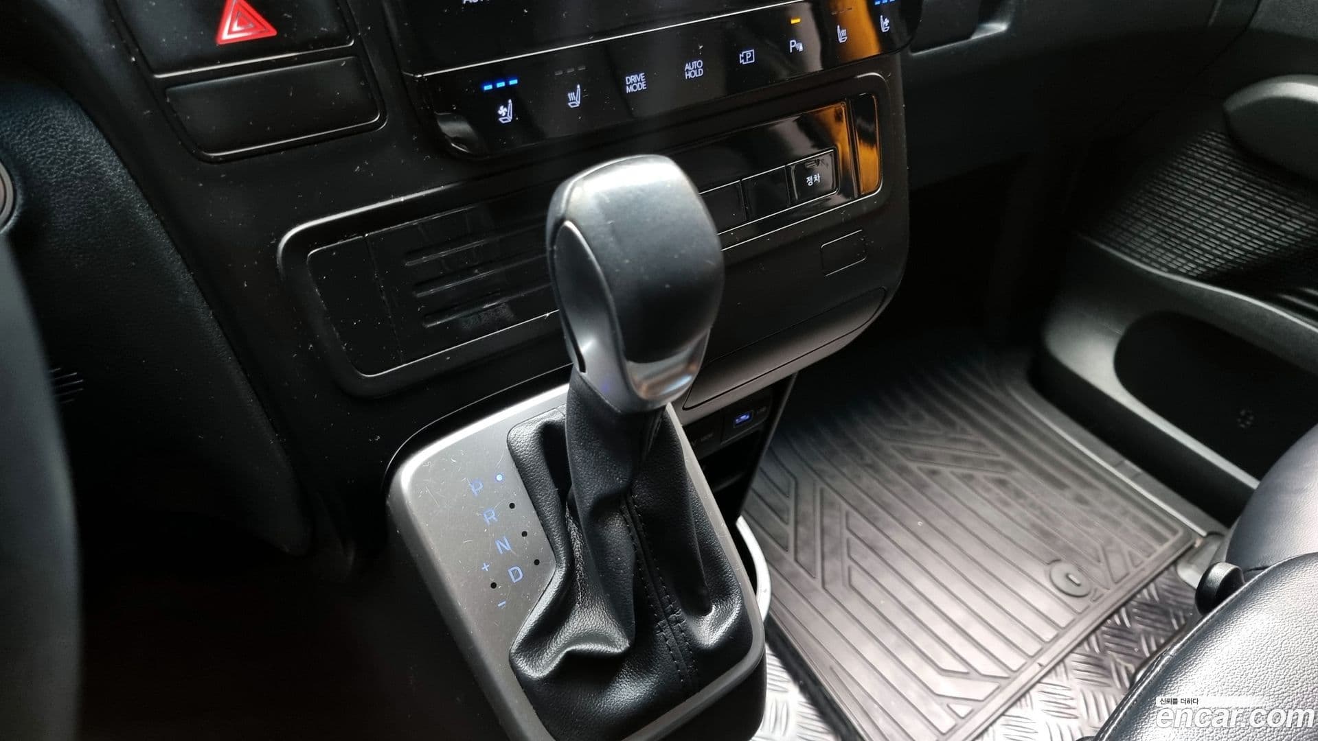 Main__Slider__Photo:Staria Hyundai 2023.3-8