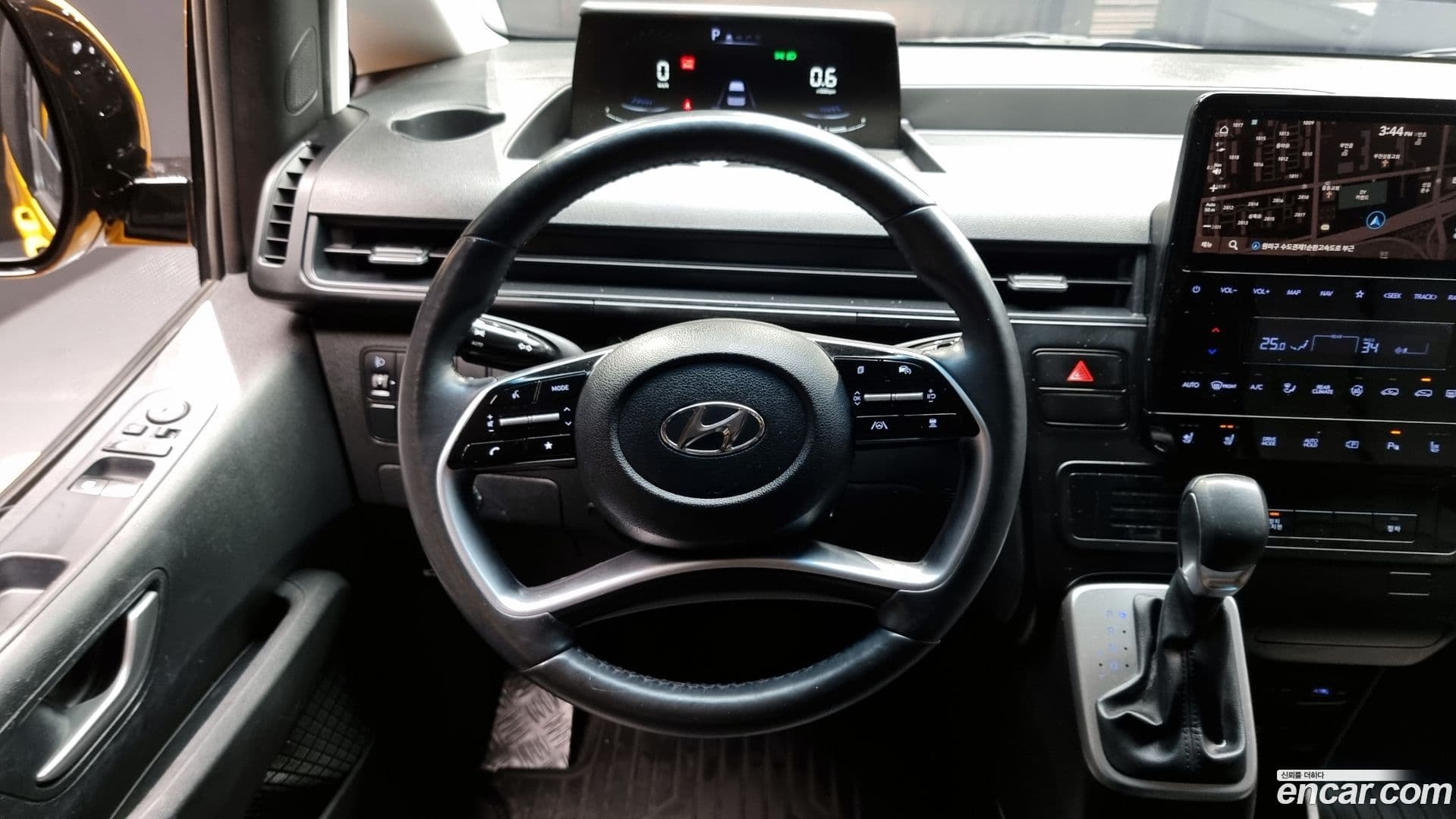 Main__Slider__Photo:Staria Hyundai 2023.3-13