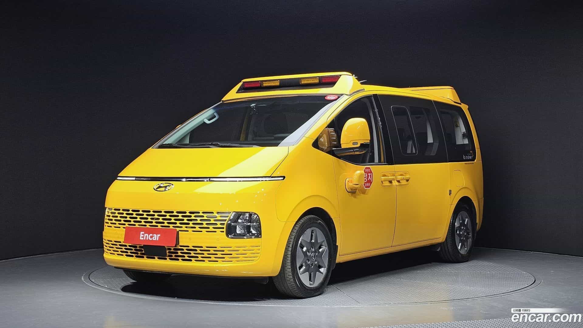 Staria Hyundai 2023.10-OUTER-001