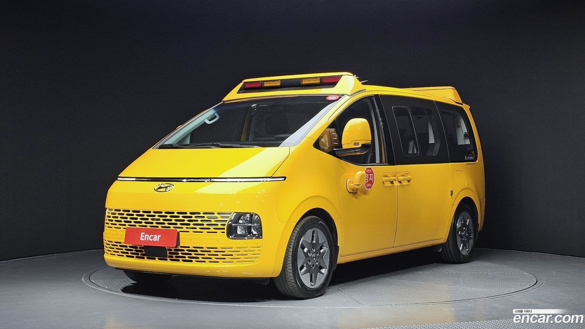 Main__Slider__Photo:Staria Hyundai 2023.10-0