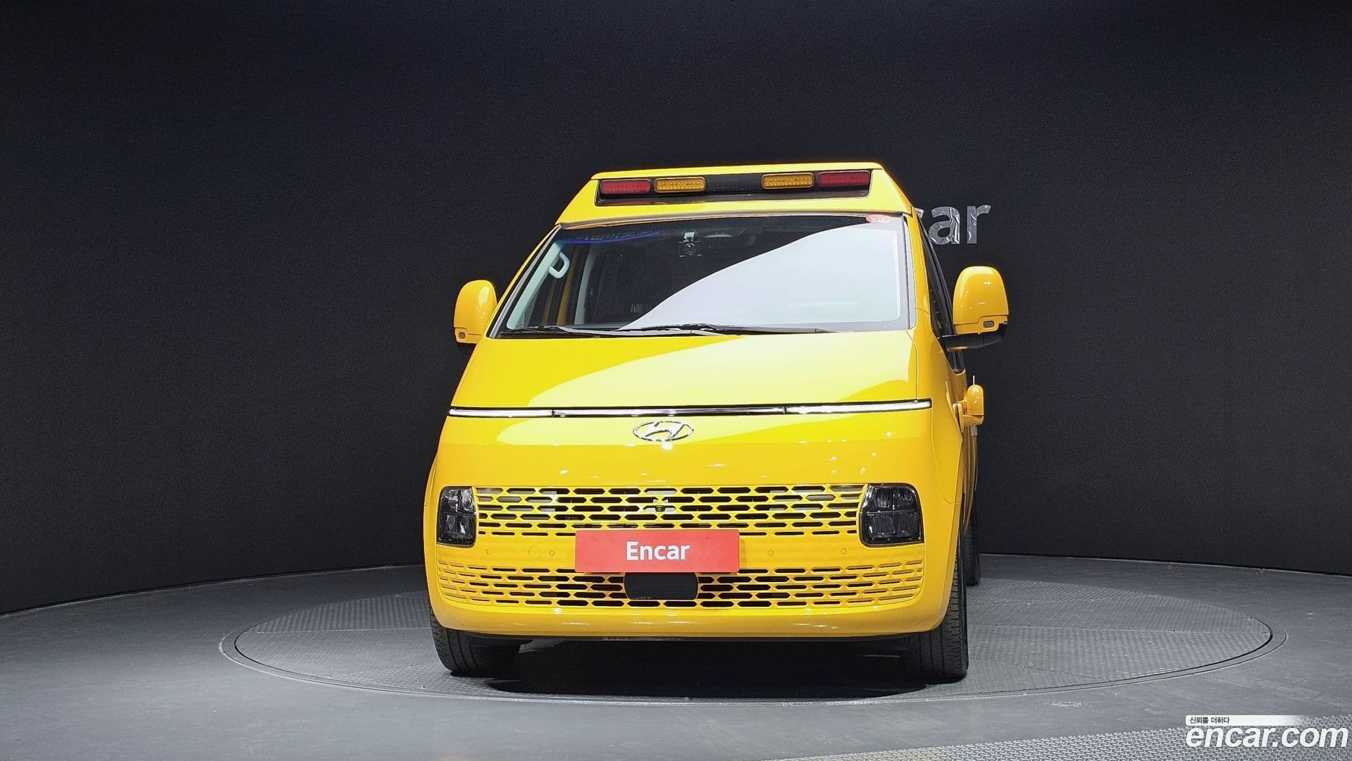 Main__Slider__Photo:Staria Hyundai 2023.10-2