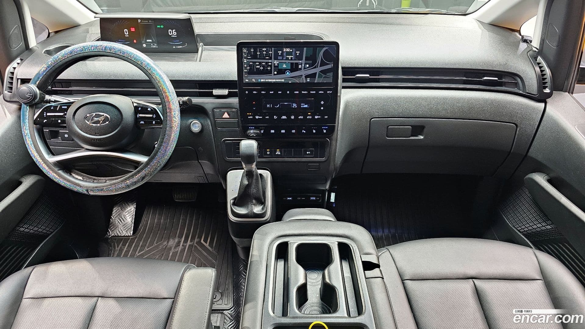 Main__Slider__Photo:Staria Hyundai 2023.10-6