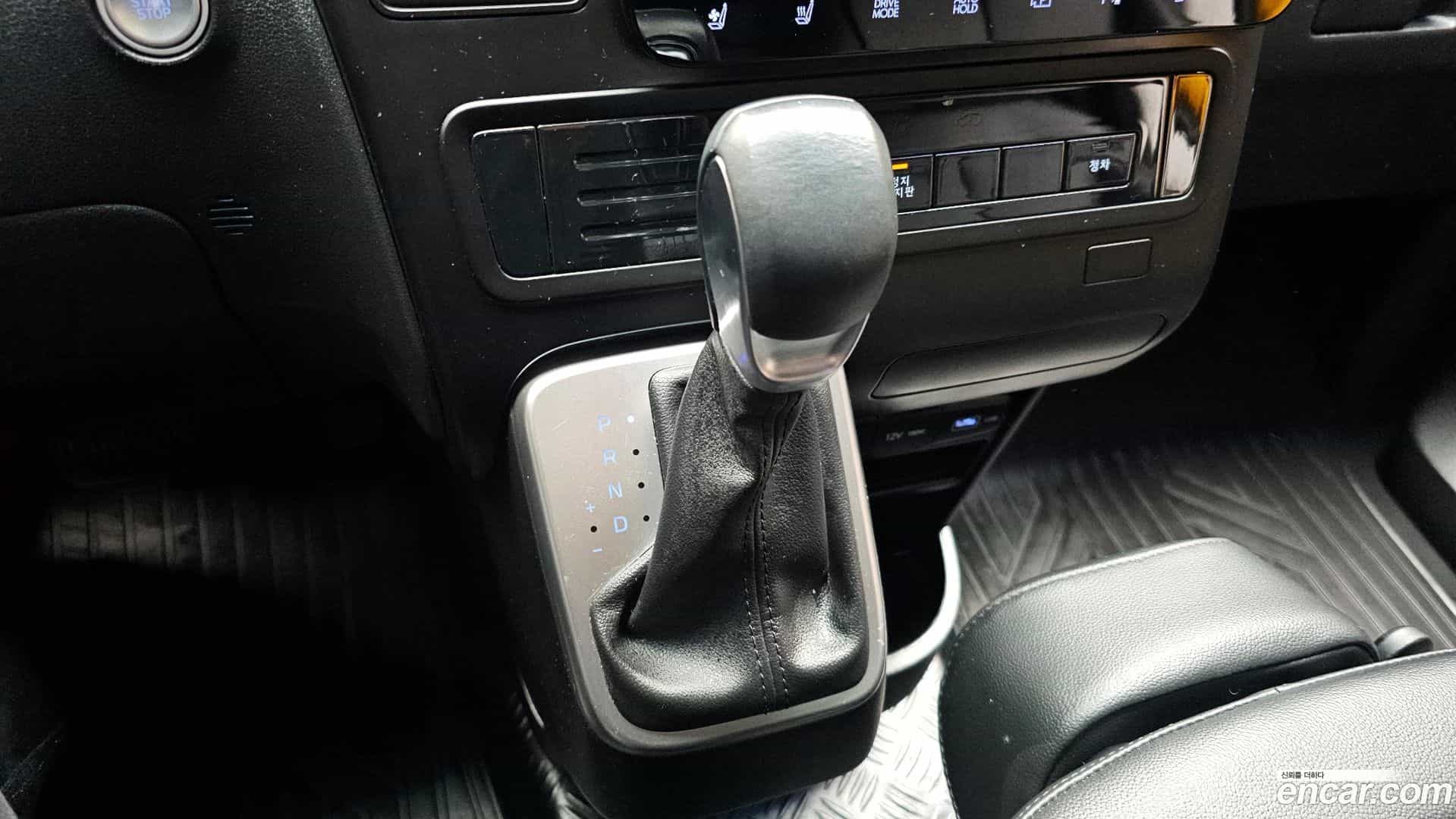 Staria Hyundai 2023.10-INNER-009