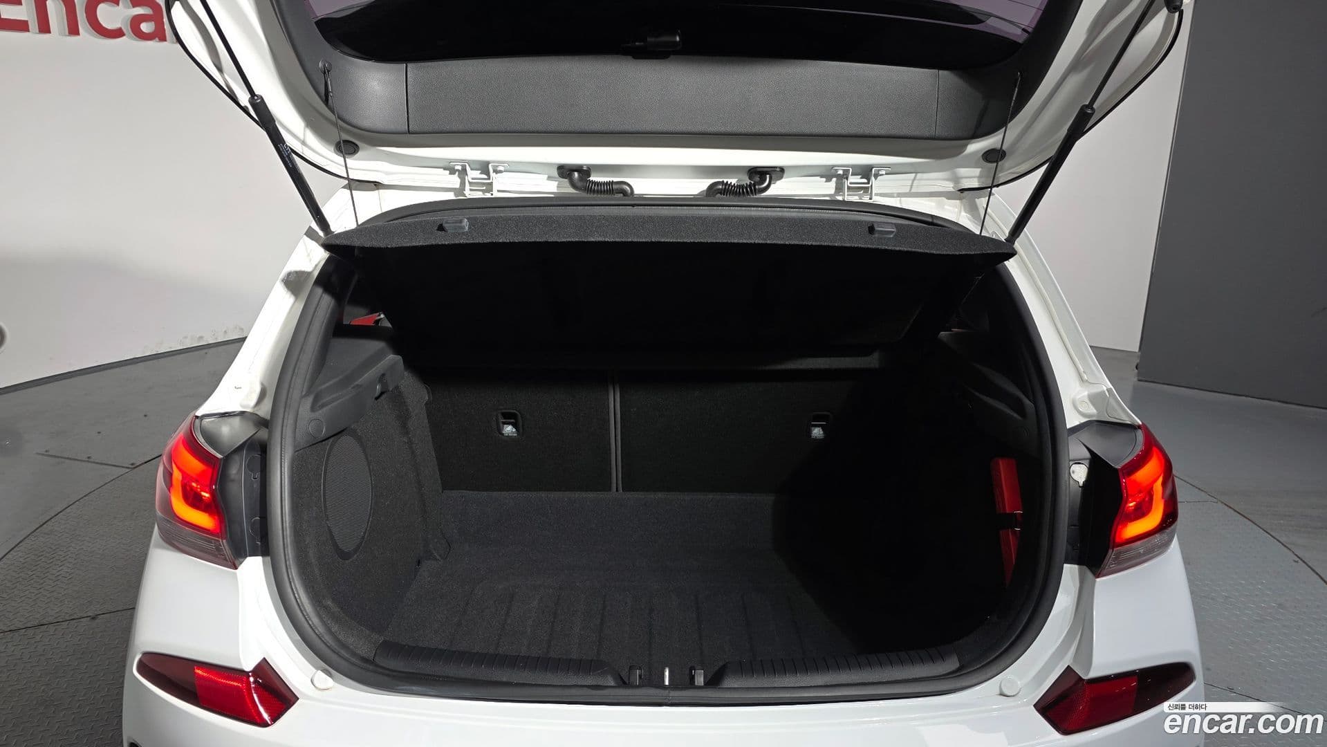 Main__Slider__Photo:i30 Hyundai 2020.0-19