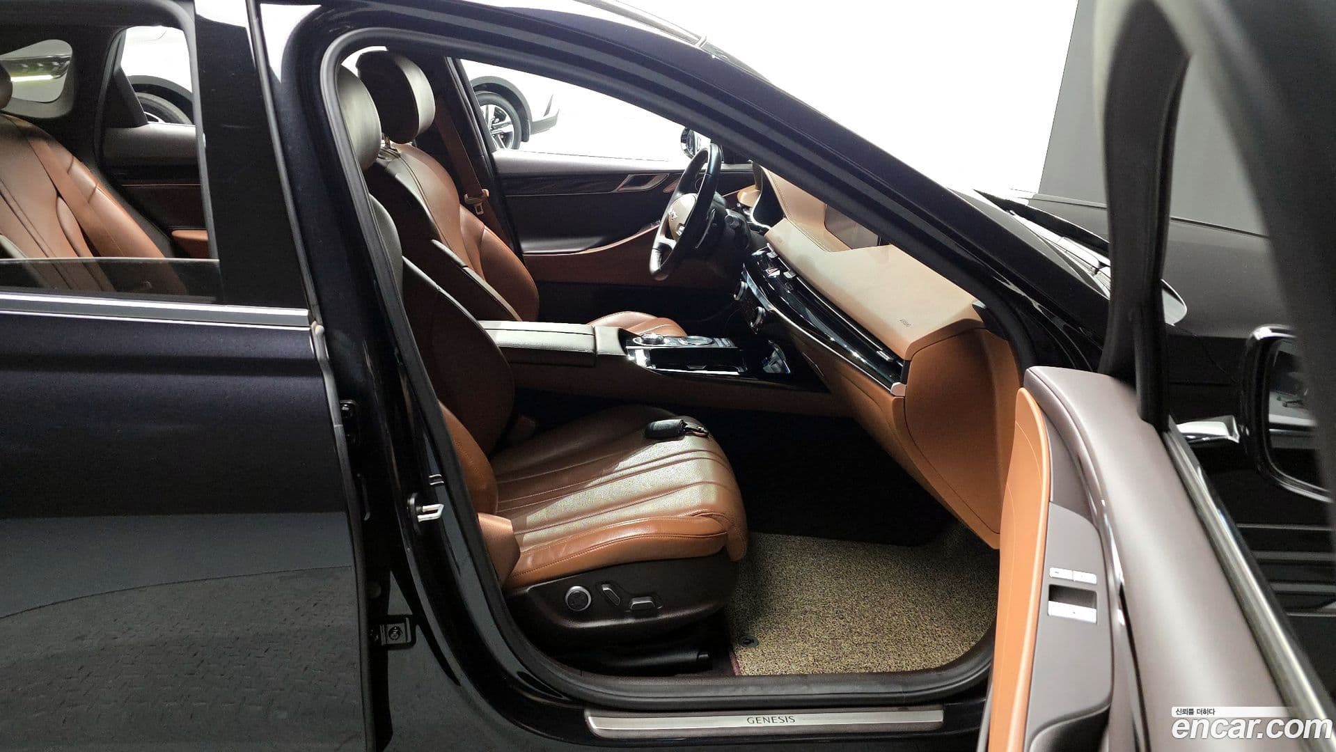 Main__Slider__Photo:G80 Genesis 2020.9-10