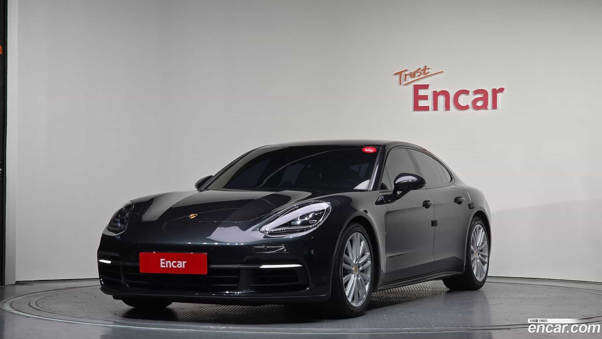 Panamera Porsche 2018.8-OUTER-001