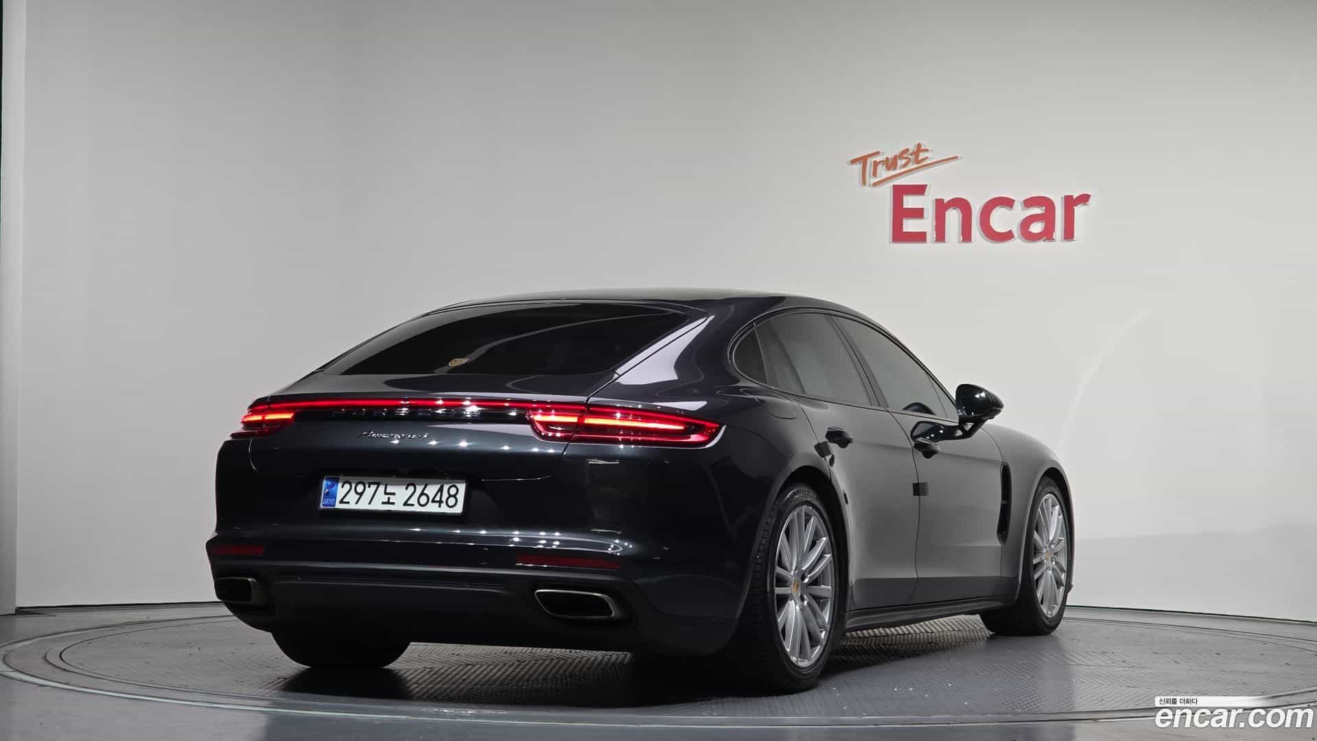 Panamera Porsche 2018.8-OUTER-002