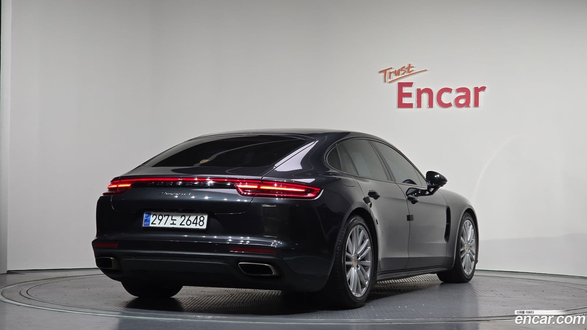 Main__Slider__Photo:Panamera Porsche 2018.8-1