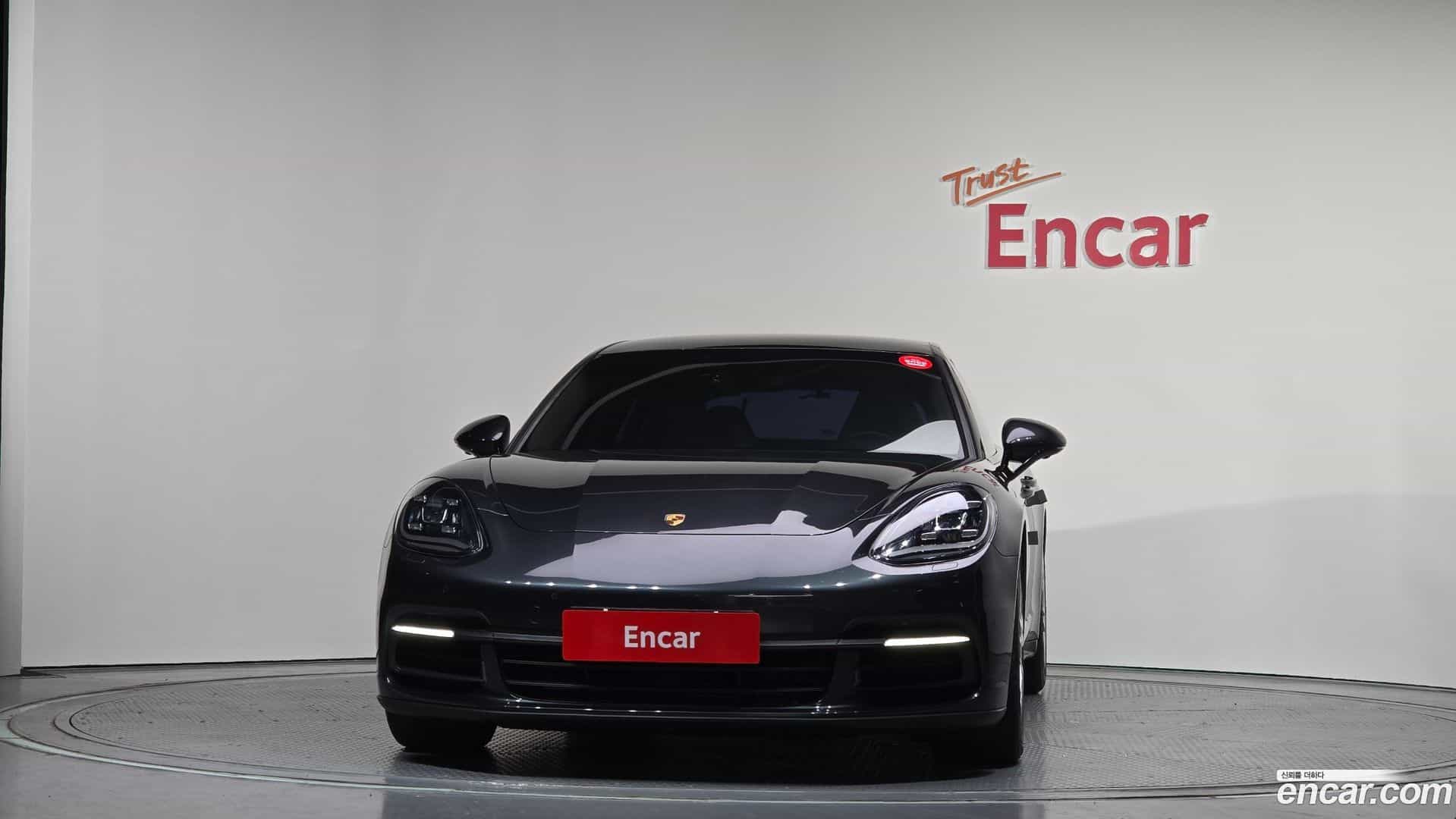 Panamera Porsche 2018.8-OUTER-003