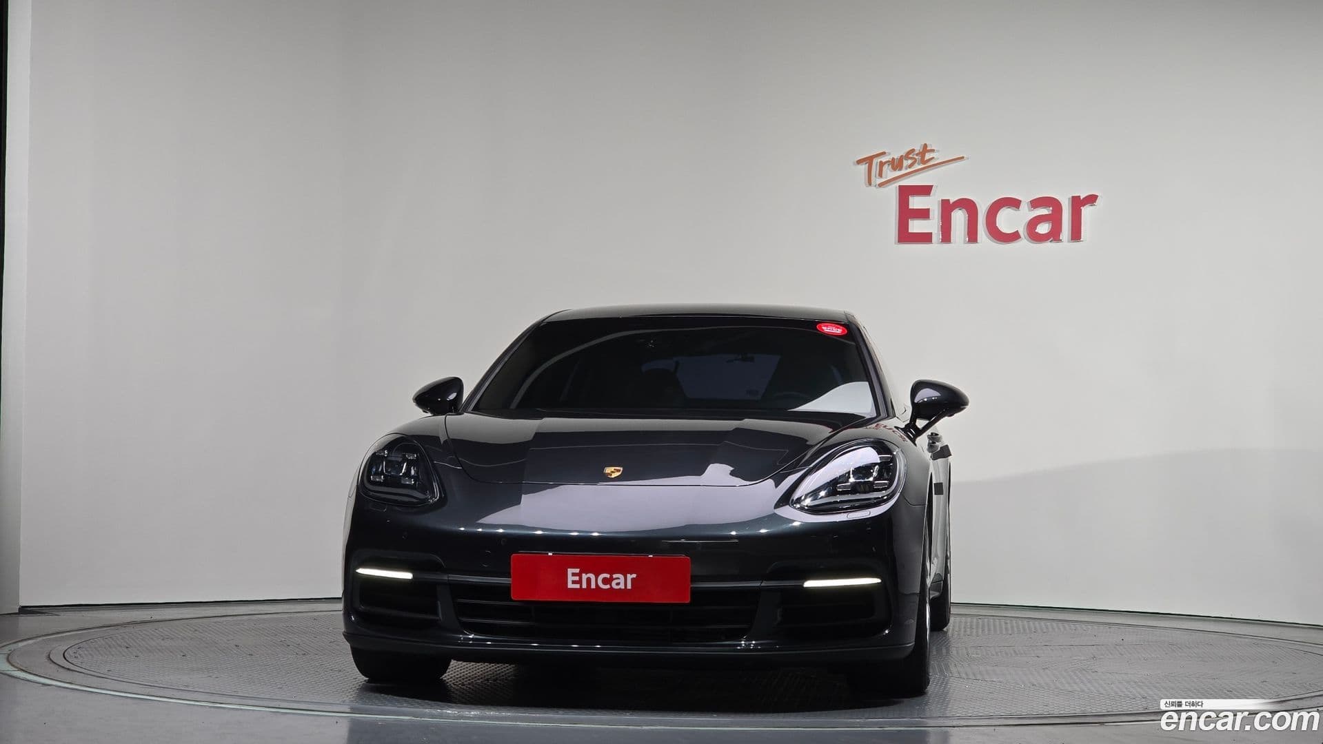 Main__Slider__Photo:Panamera Porsche 2018.8-2