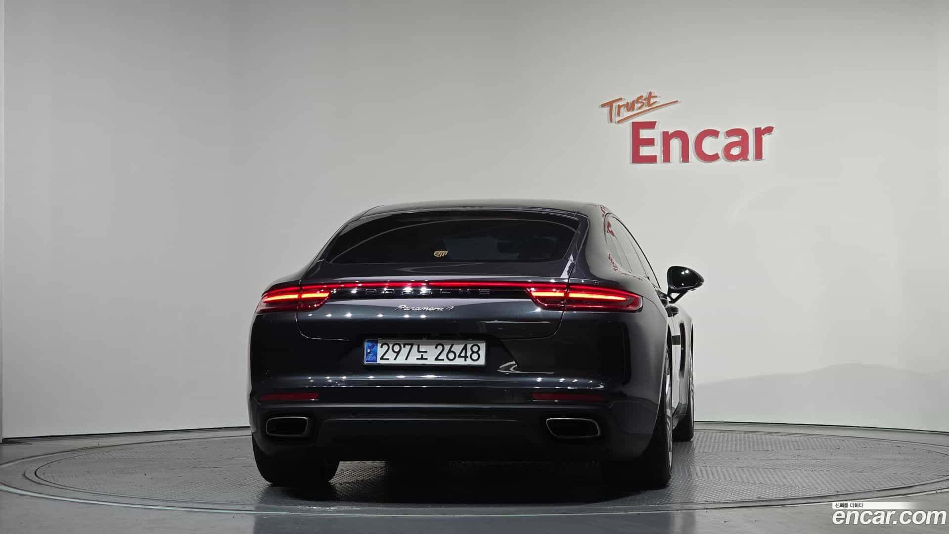 Panamera Porsche 2018.8-OUTER-004