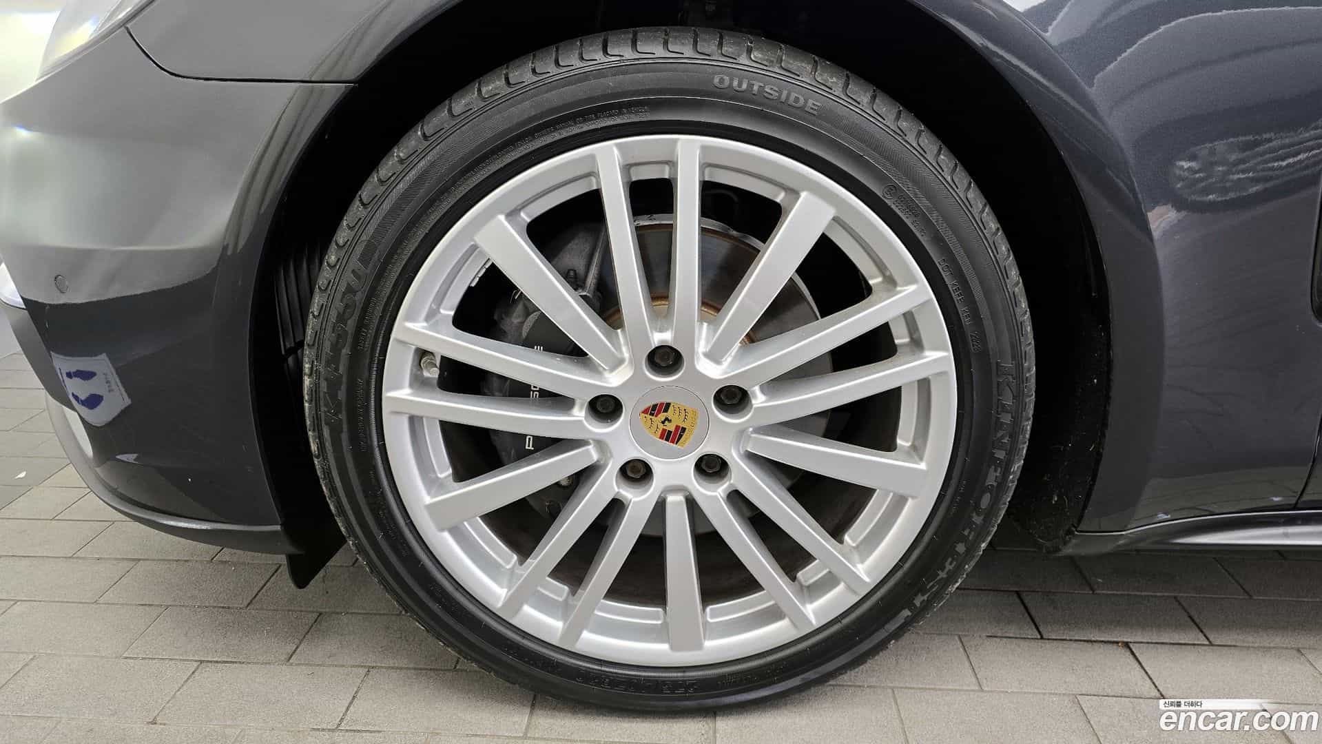Panamera Porsche 2018.8-OUTER-005