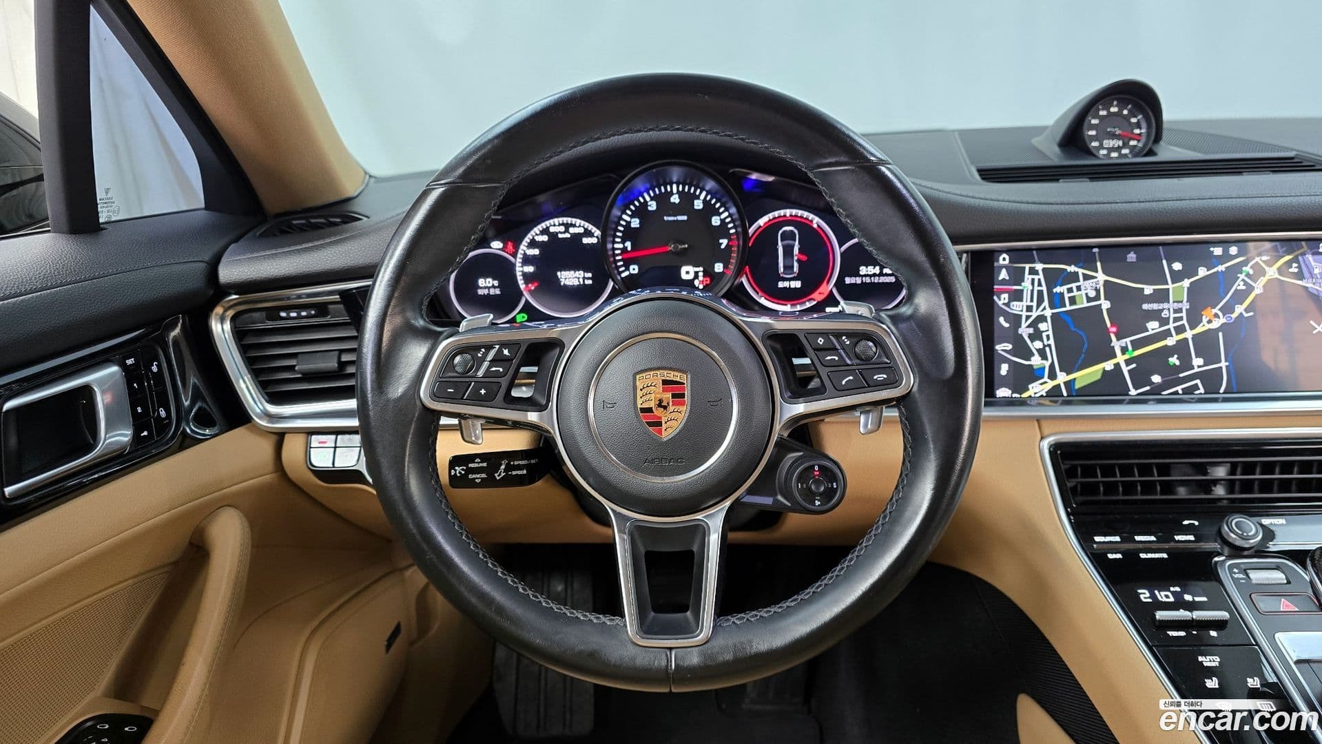 Main__Slider__Photo:Panamera Porsche 2018.8-12