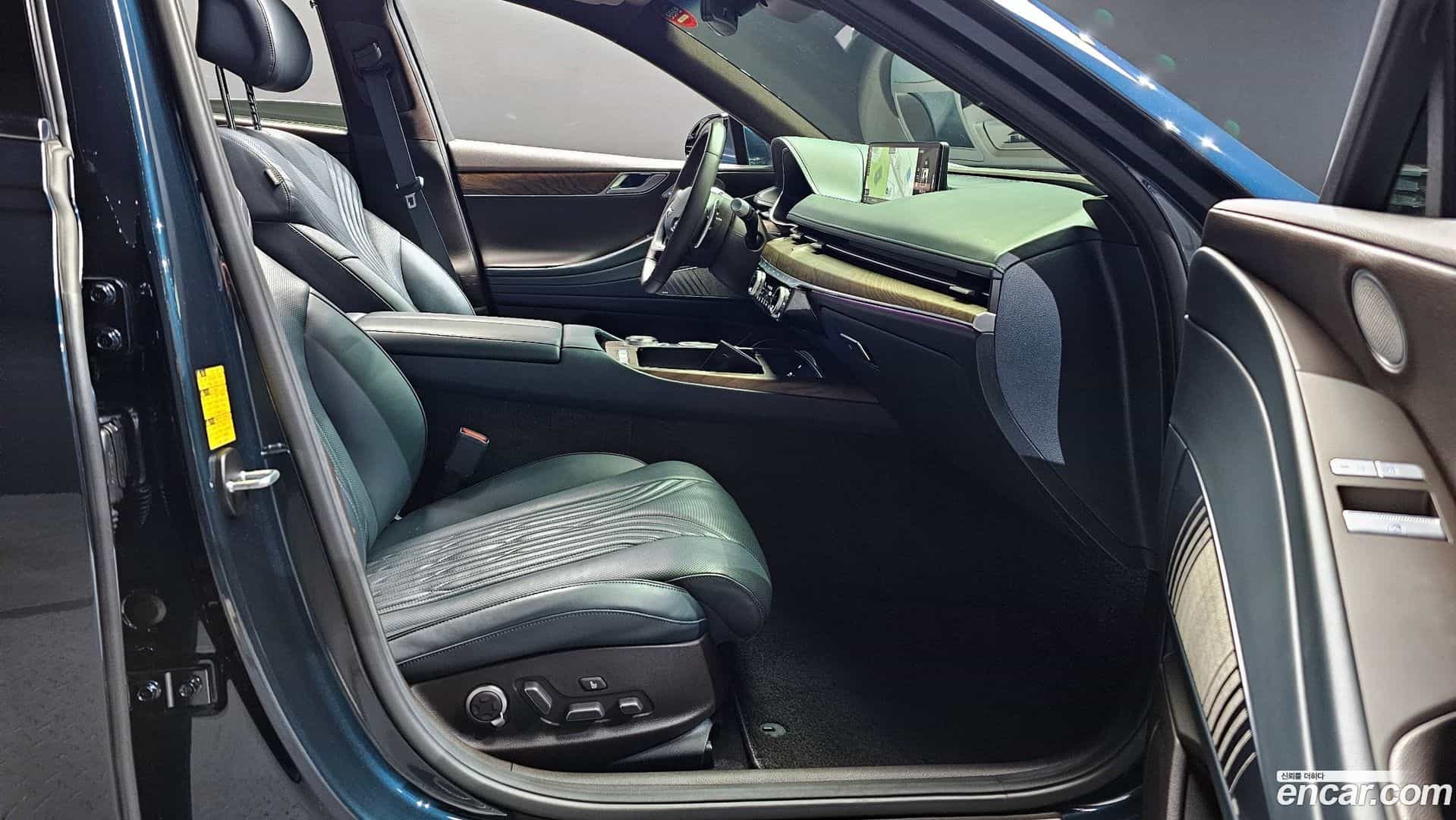 G80 Genesis 2022.0-INNER-010