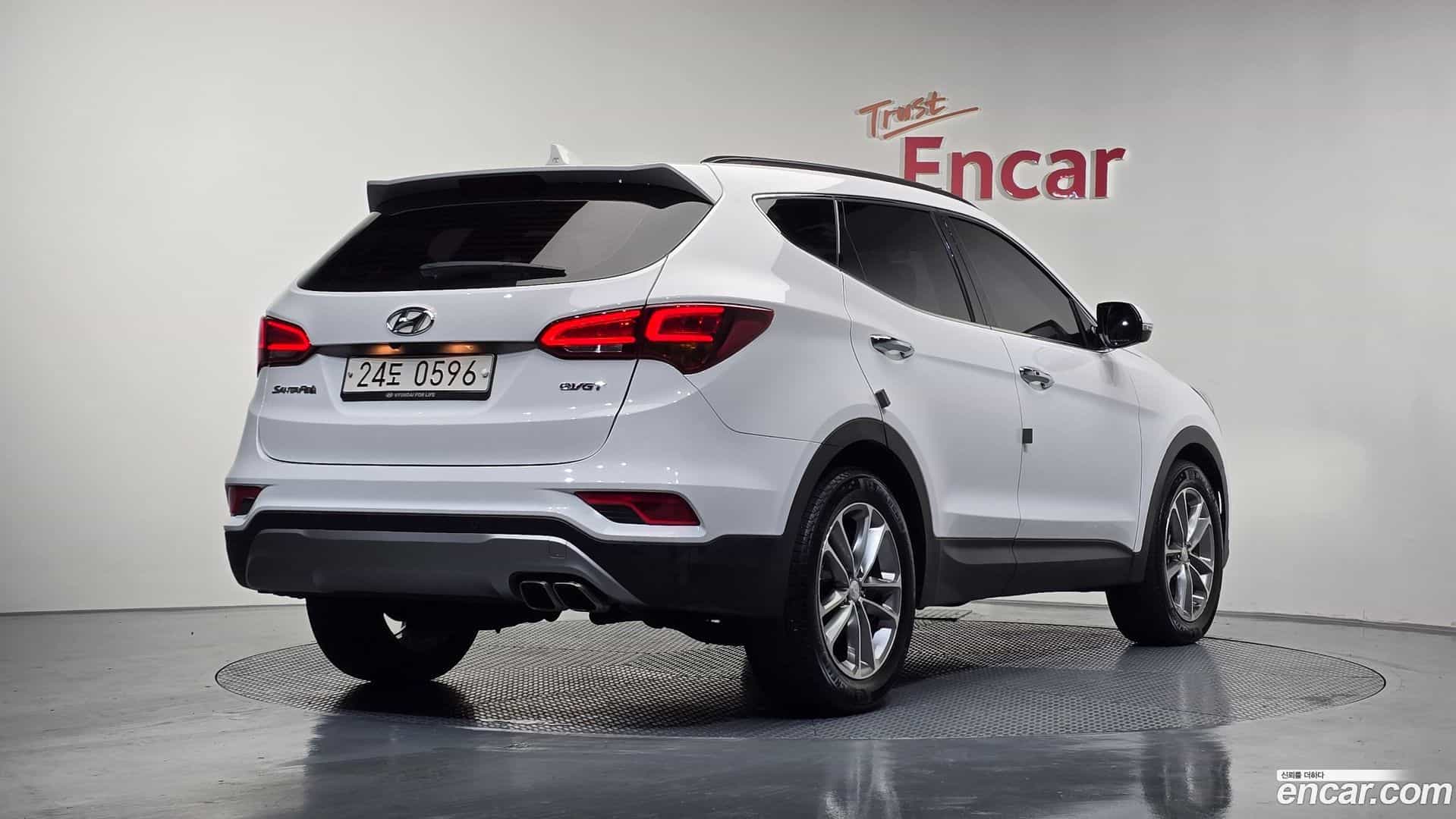 Santafe Hyundai 2016.5-OUTER-002