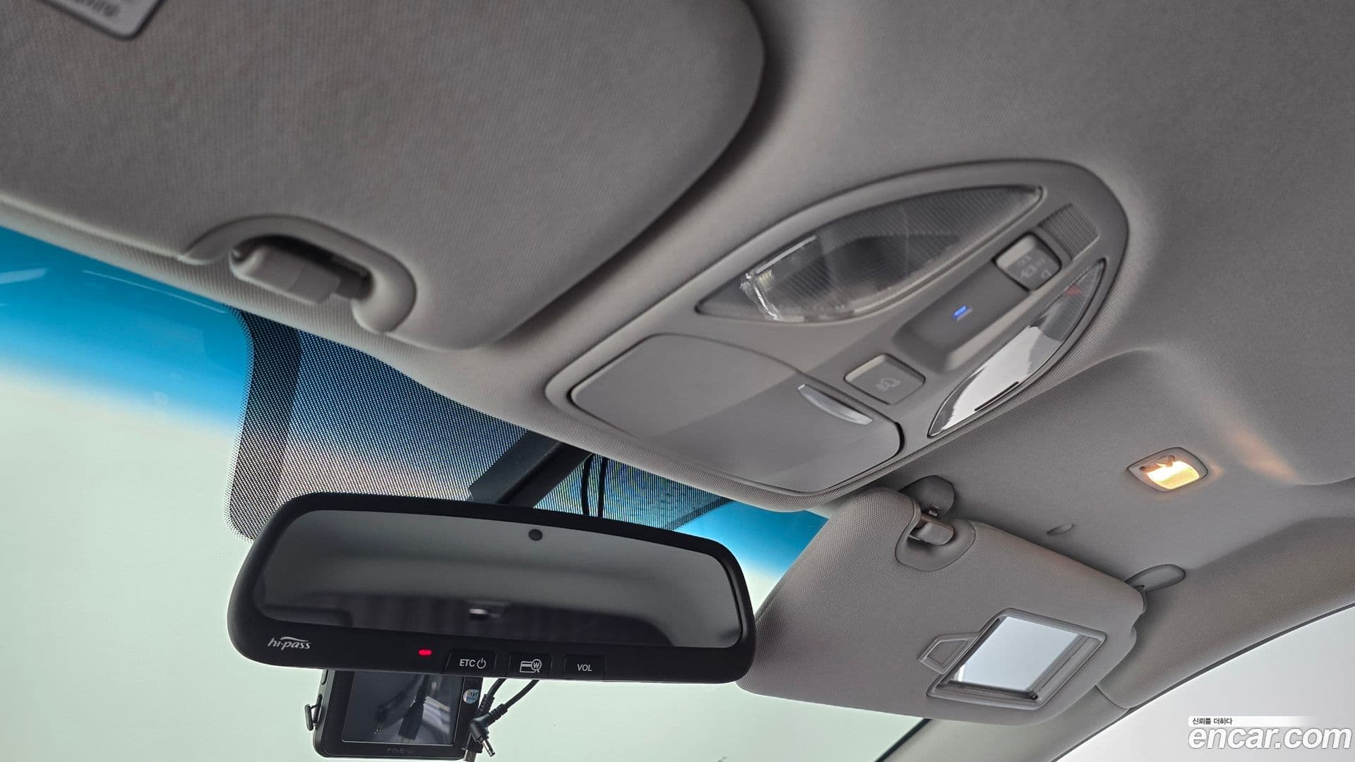 Main__Slider__Photo:Santafe Hyundai 2016.5-17